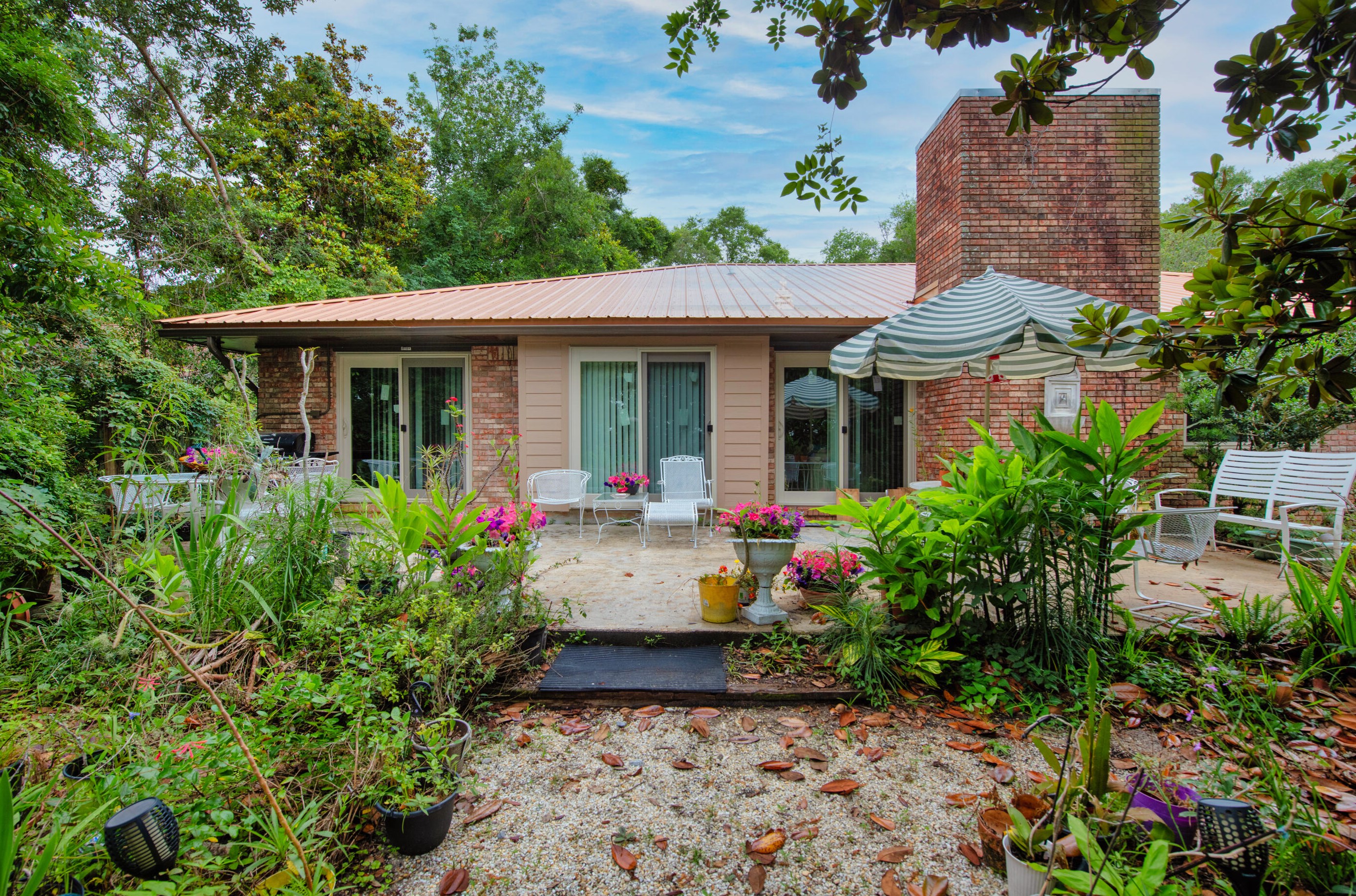 222 Sleepy Oaks Rd, Fort Walton Beach FL  32548-3922 exterior