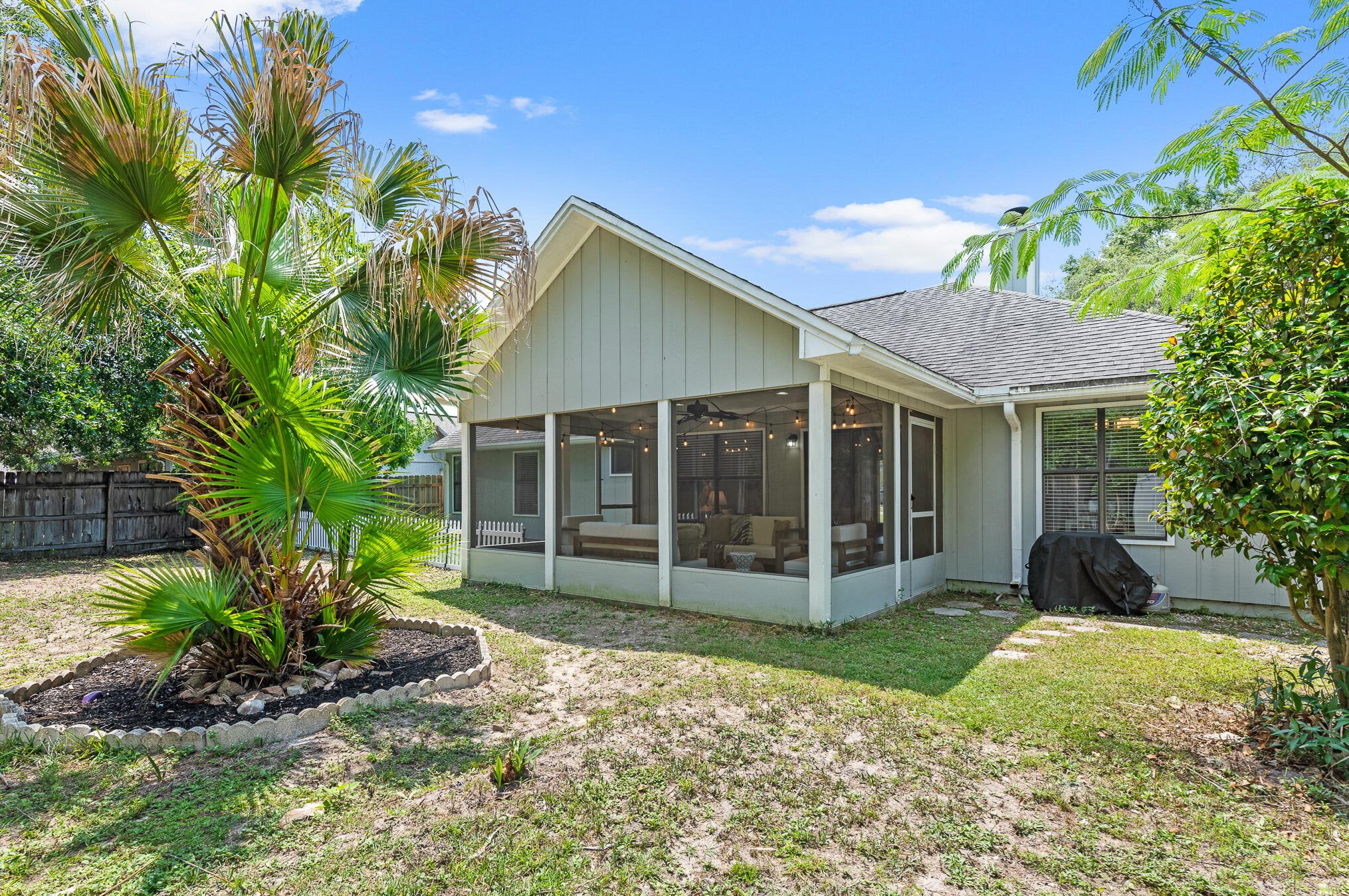 112 Meadow Woods Ln, Niceville FL  32578-3912 exterior