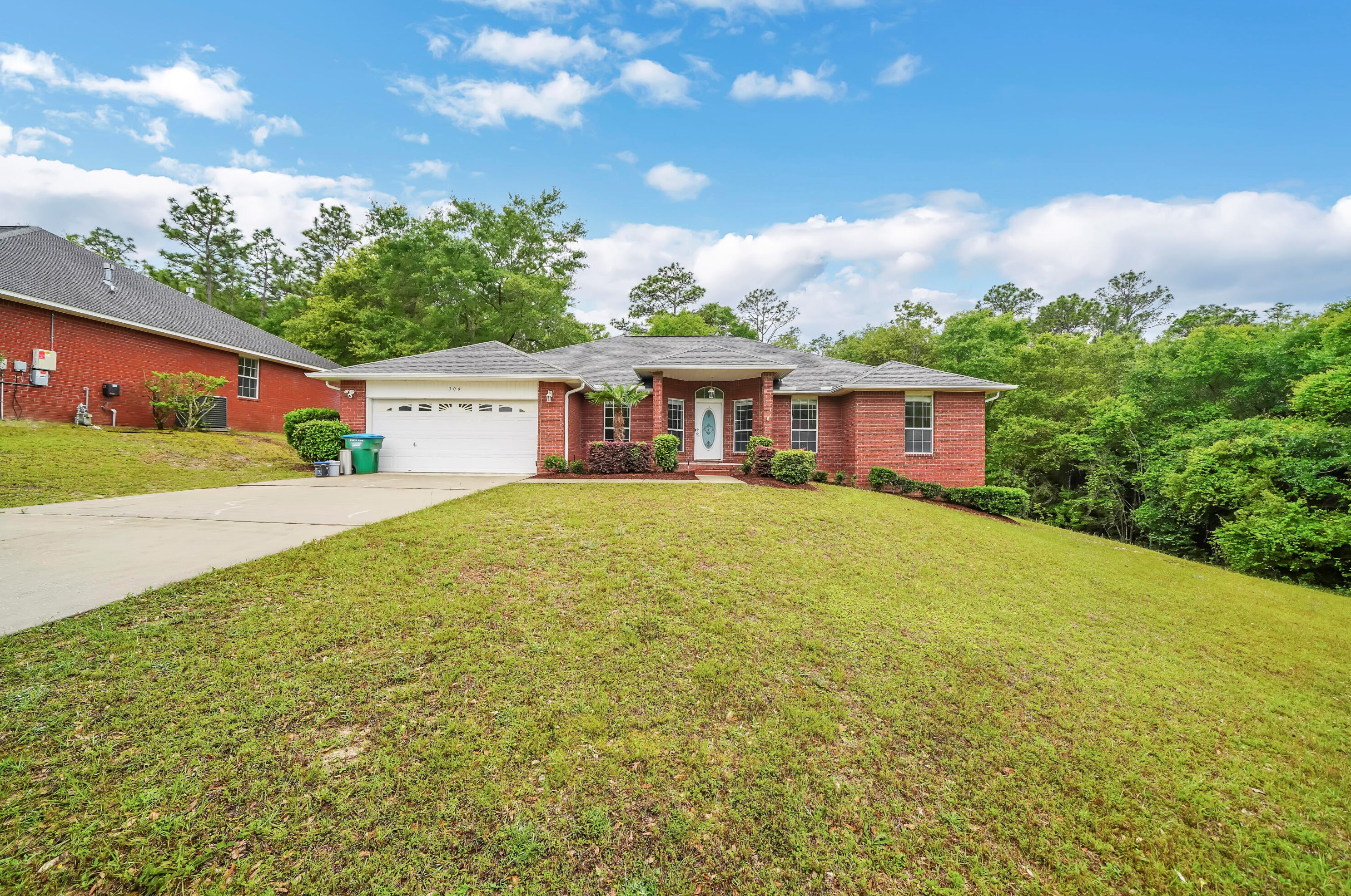306 Grey Fox Cir, Crestview, FL 32536
