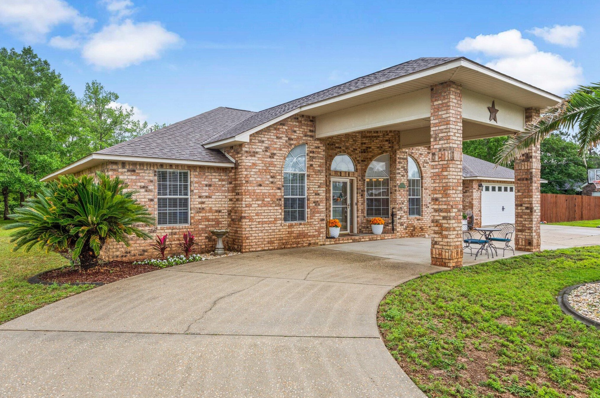 1012 Ashley Rd, Milton, FL 32583