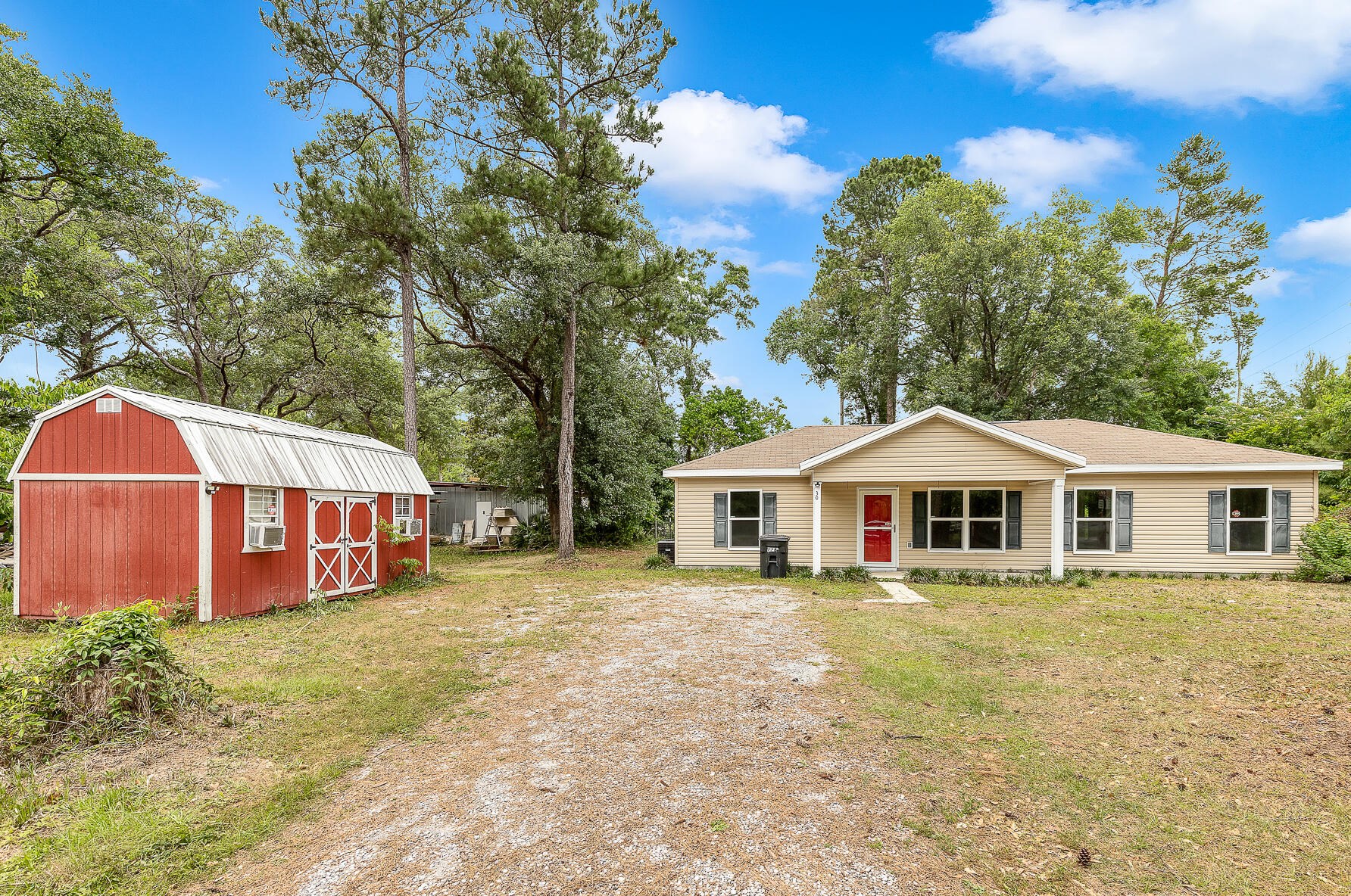 30 Lowery Rd, Freeport, FL 32439