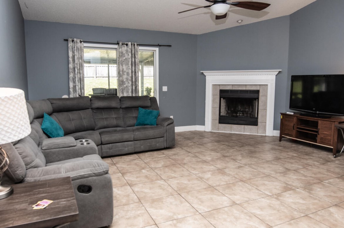 1222 Northview Dr, Crestview FL  32536-2211 exterior