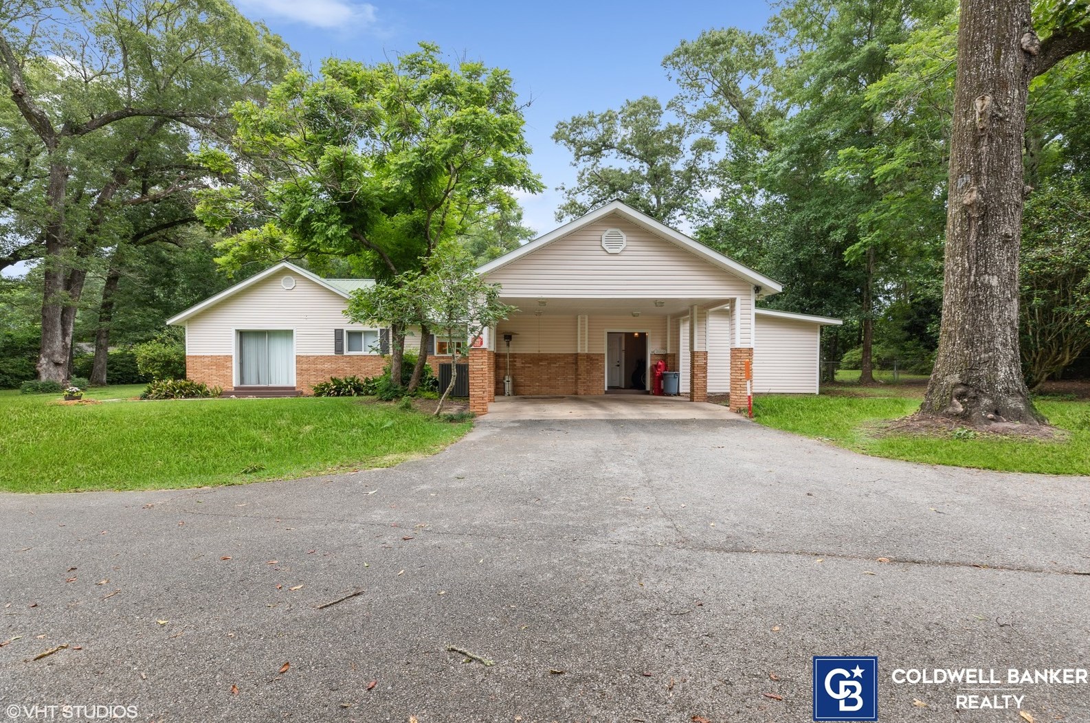 2800 Dogwood Acres, Crestview FL  32536-9399 exterior