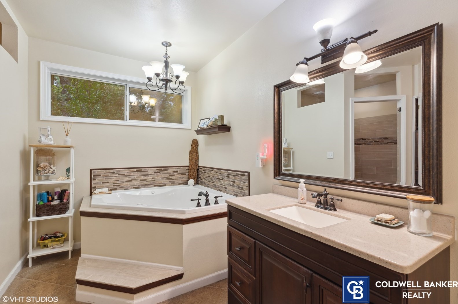 2800 Dogwood Acres, Crestview FL  32536-9399 exterior