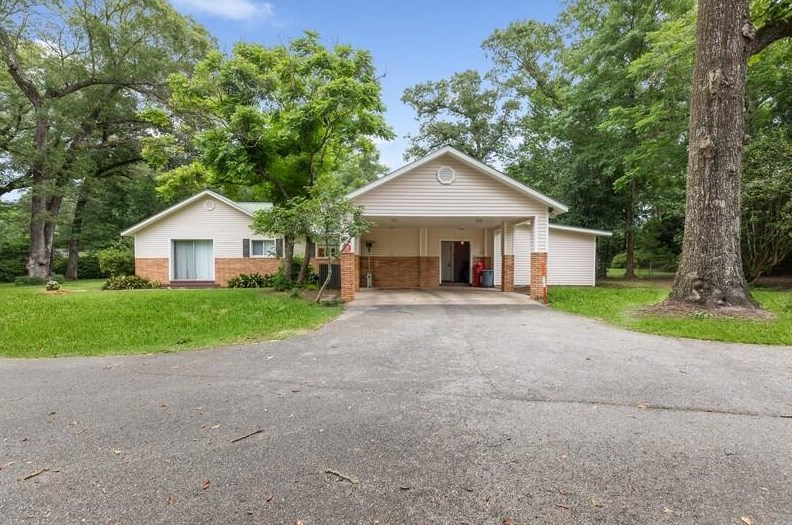 2800 Dogwood Acres, Crestview FL  32536-9399 exterior