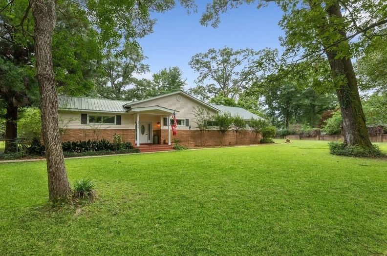 2800 Dogwood Acres, Crestview FL  32536-9399 exterior