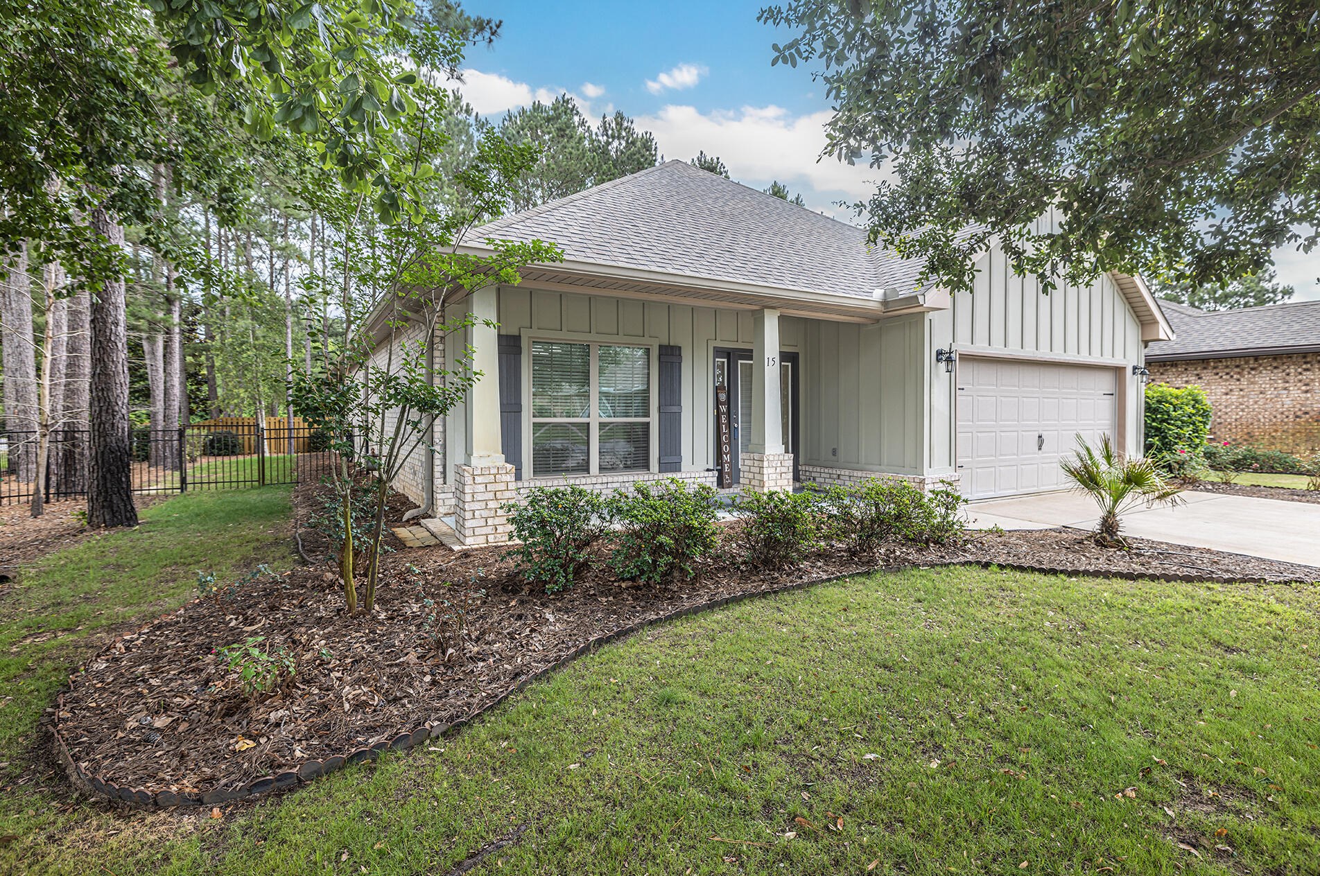 15 Dickens Dr, Freeport, FL 32439