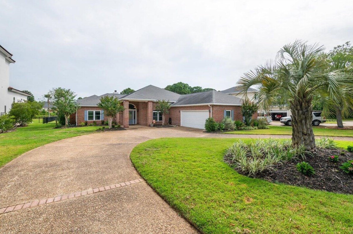 128 Country Club Dr, Destin FL  32541-4418 exterior