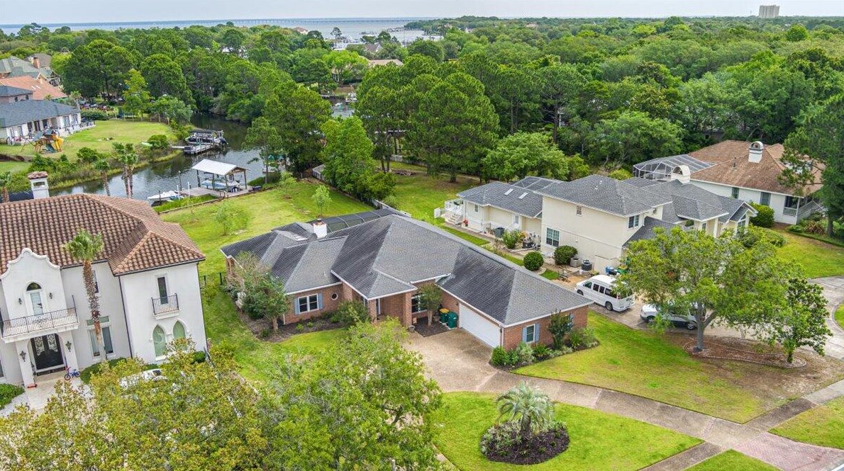 128 Country Club Dr, Destin FL  32541-4418 exterior