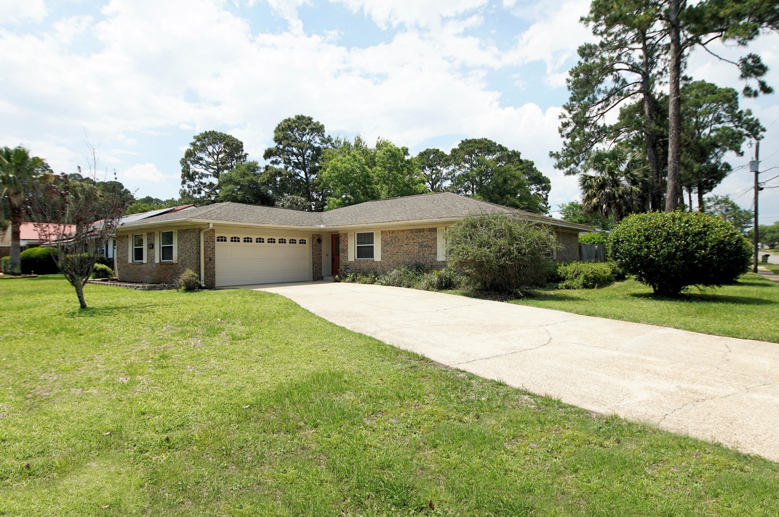 423 Tanglewood Dr, Fort Walton Beach, FL 32547-2904