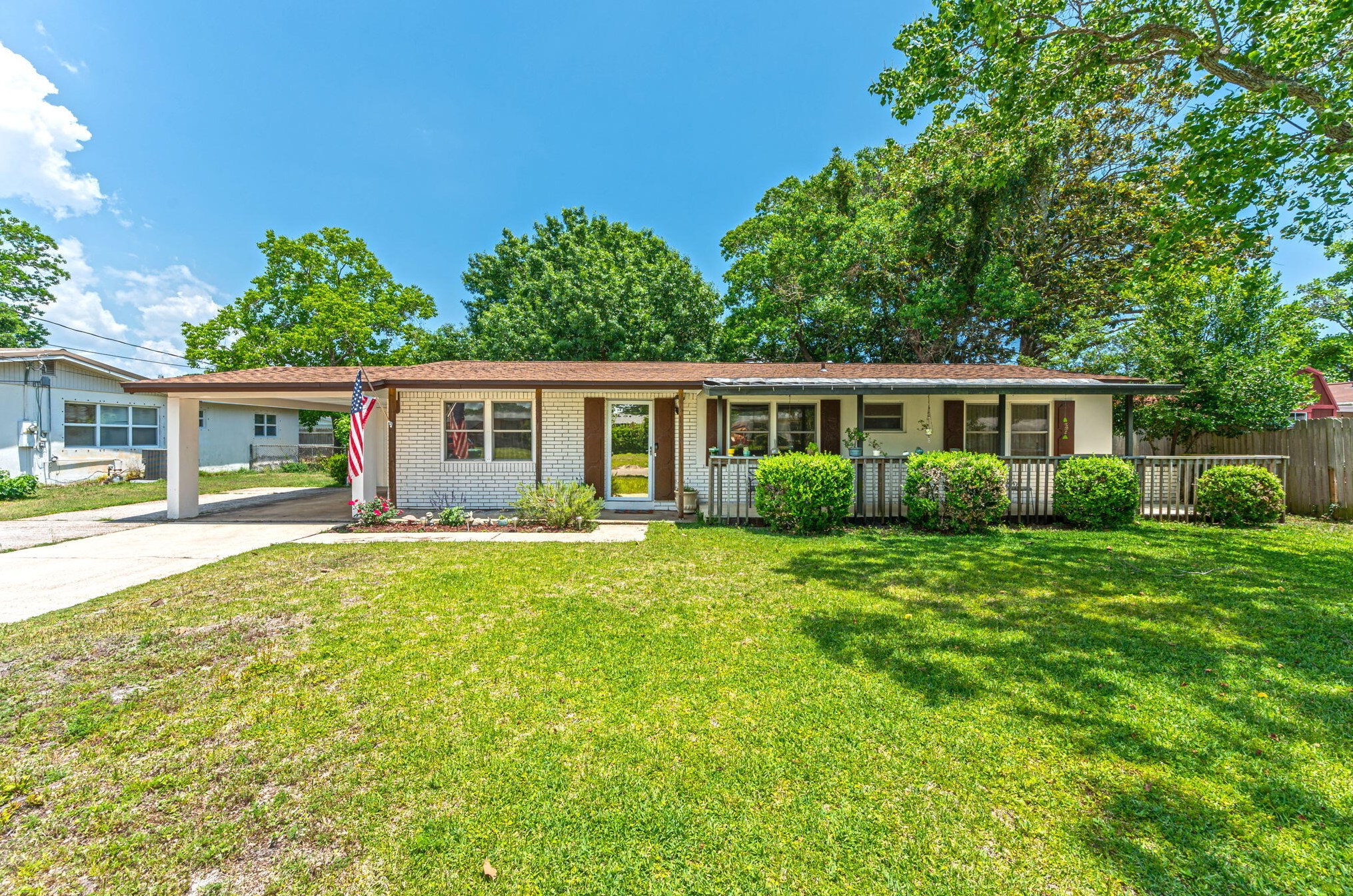 210 Lorraine Dr, Mary Esther FL  32569-1820 exterior