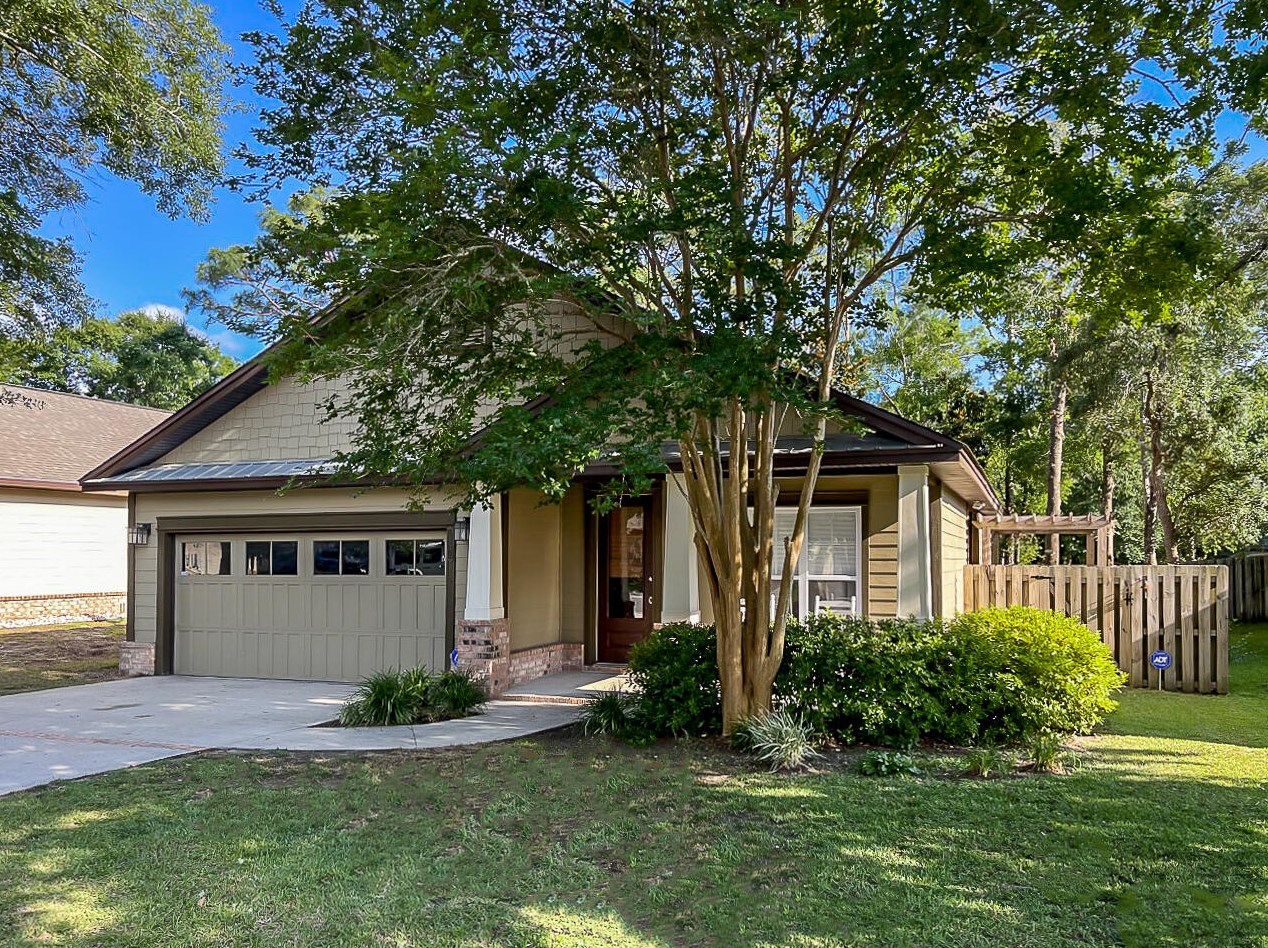 87 Benton Blvd, Freeport, FL 32439