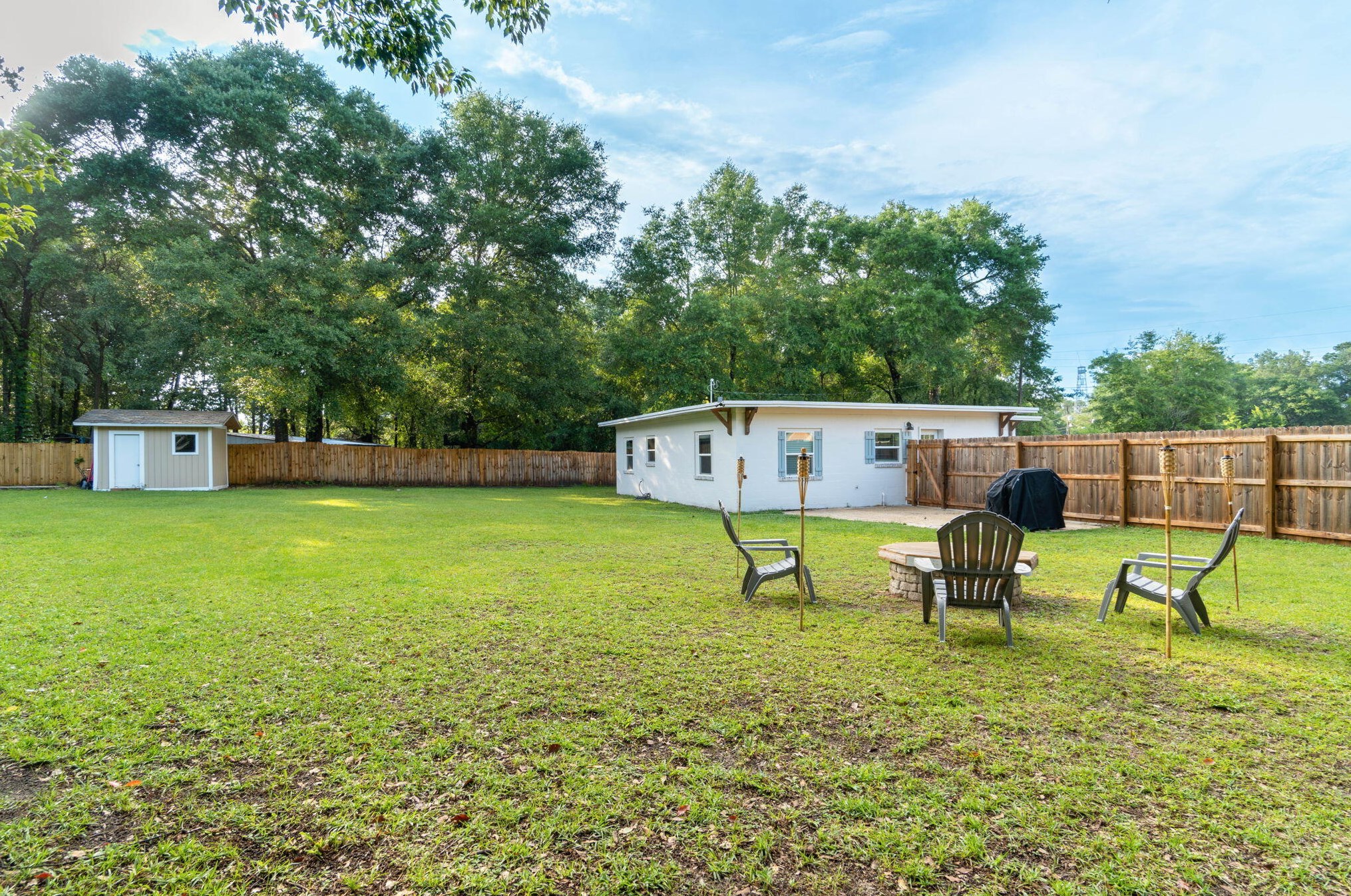 110 Butler Cir, Crestview FL  32536-2418 exterior