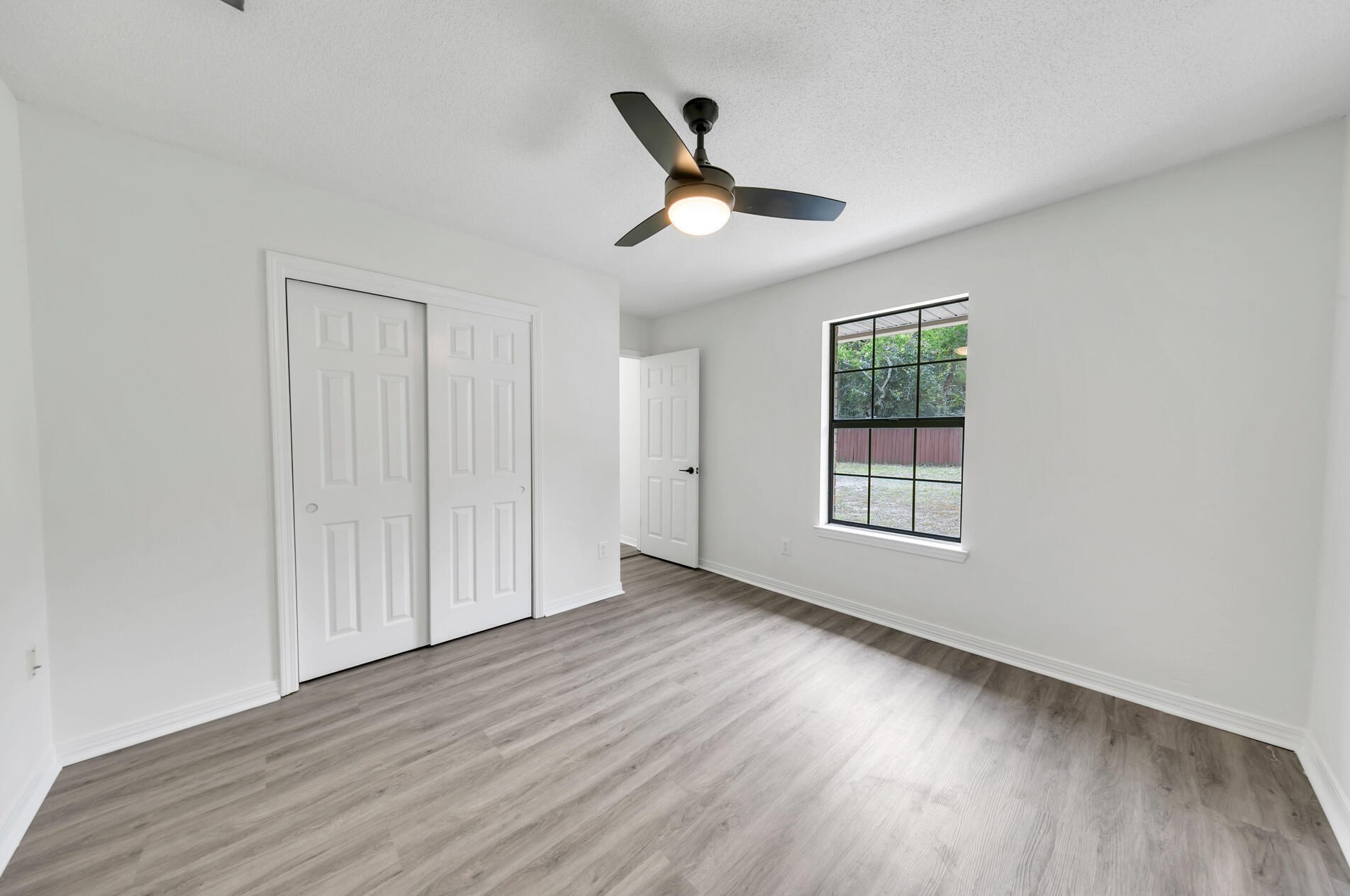 110 Long Pointe Dr, Mary Esther FL  32569-1343 exterior