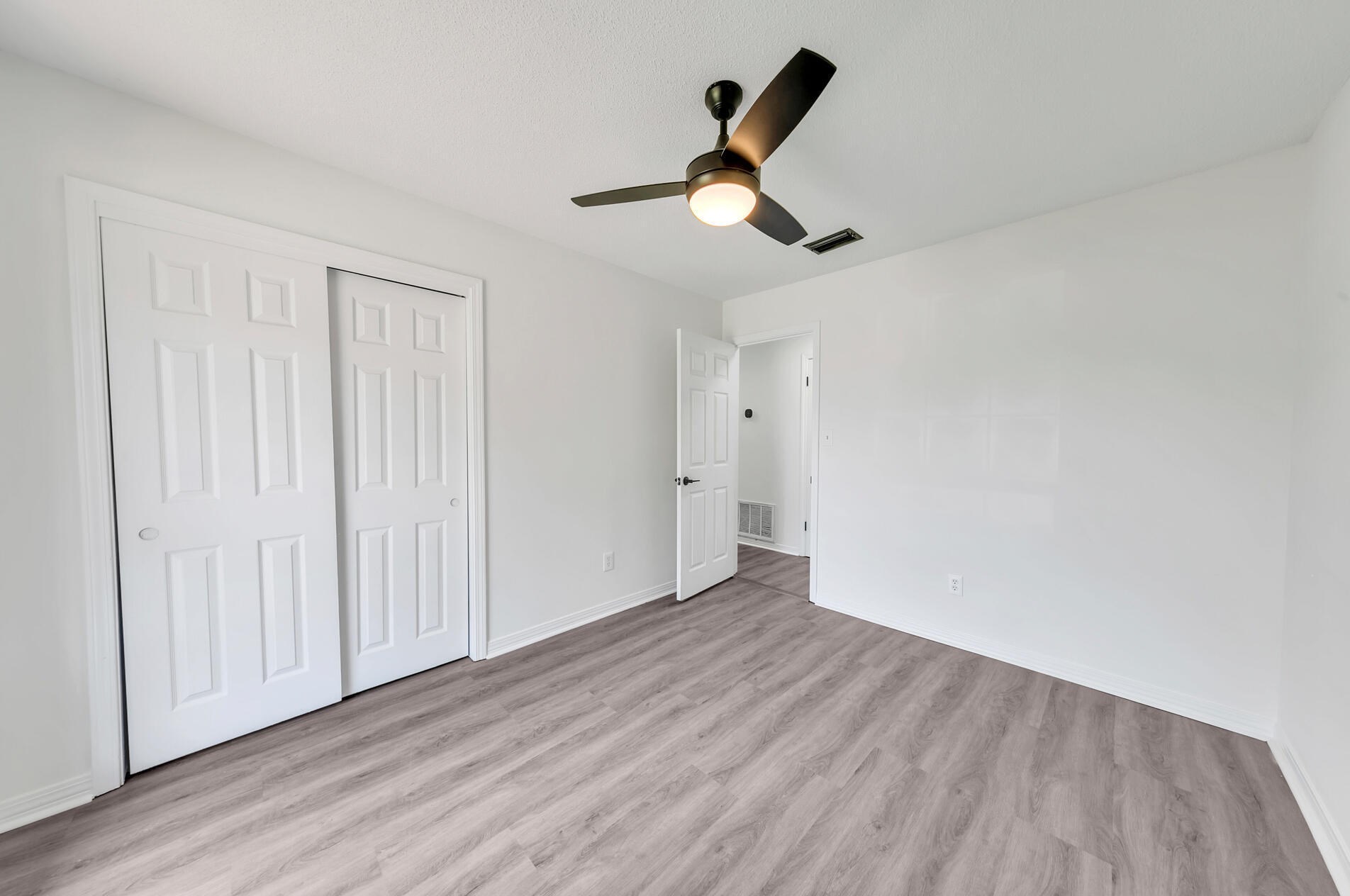 110 Long Pointe Dr, Mary Esther FL  32569-1343 exterior