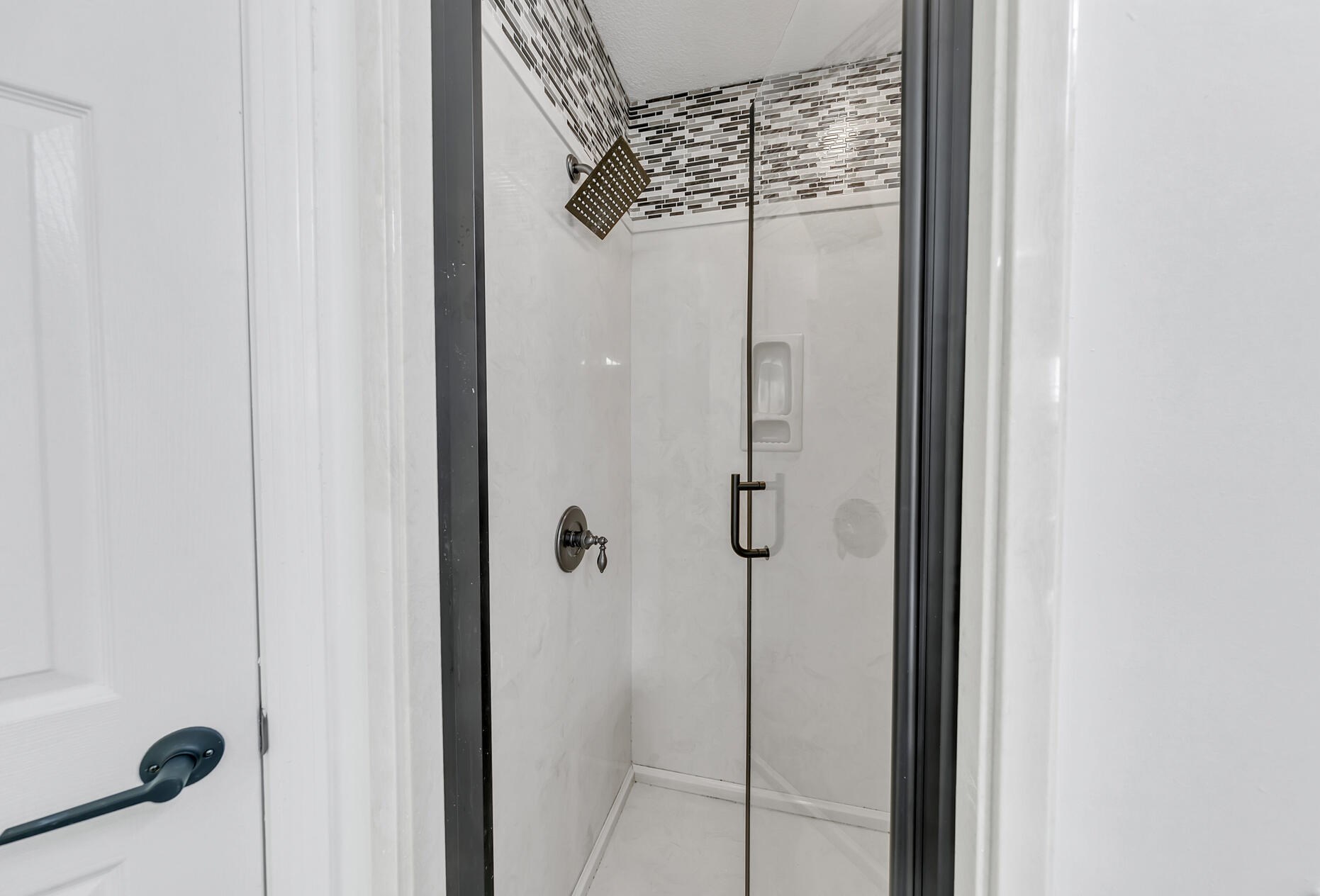 110 Long Pointe Dr, Mary Esther FL  32569-1343 exterior