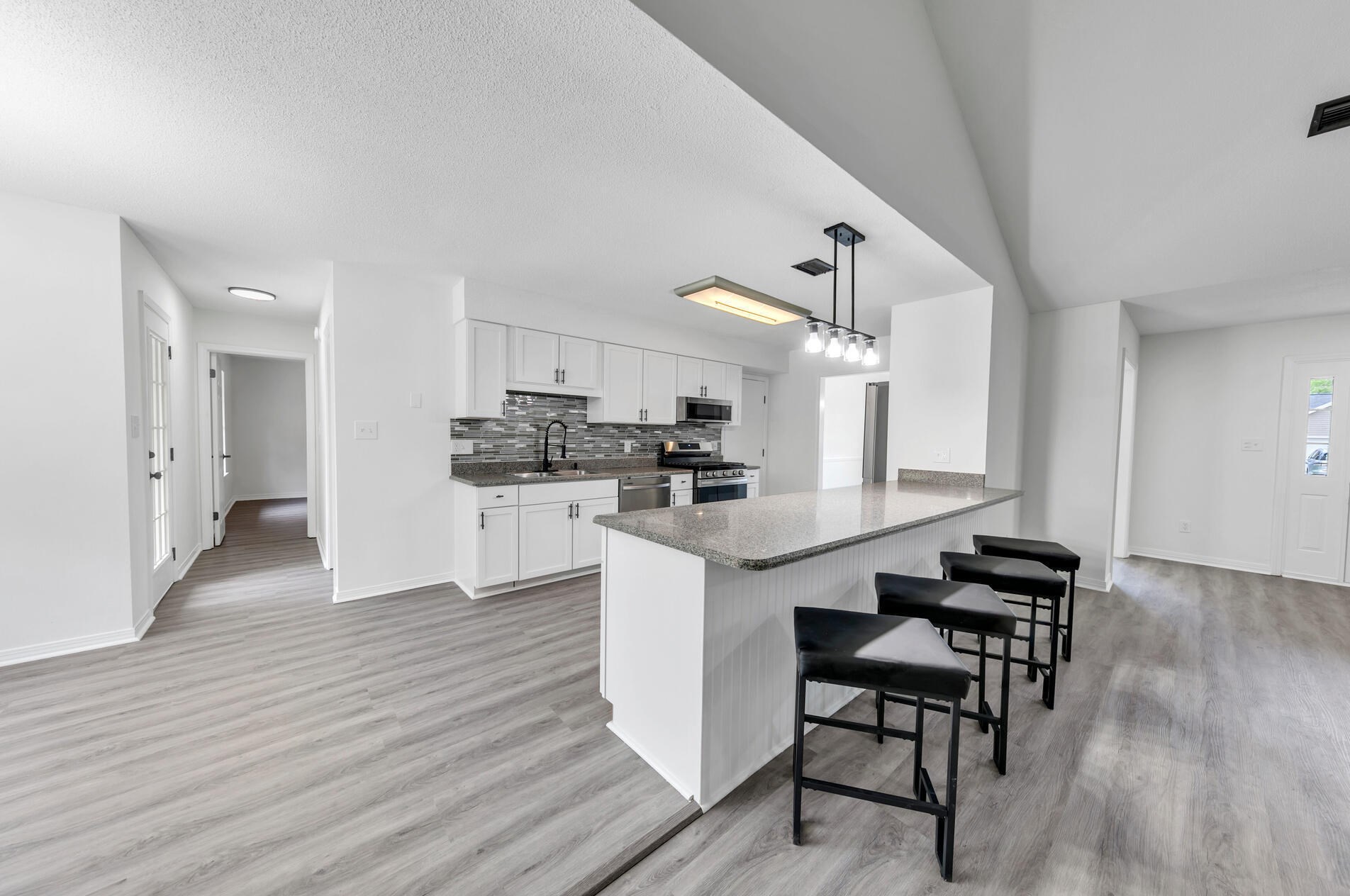 110 Long Pointe Dr, Mary Esther FL  32569-1343 exterior