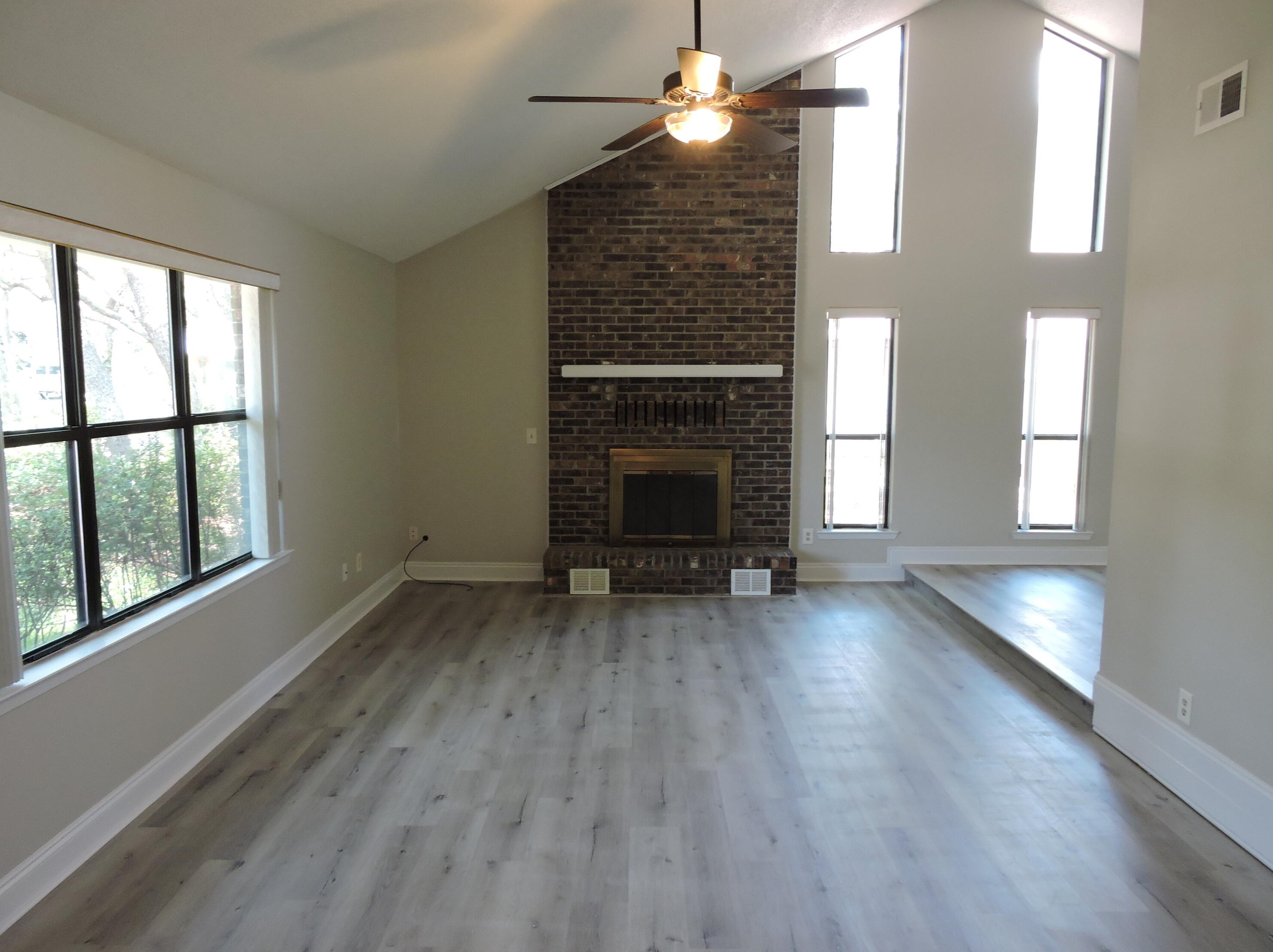 604 Greenwood Cv E, Niceville, FL 32578