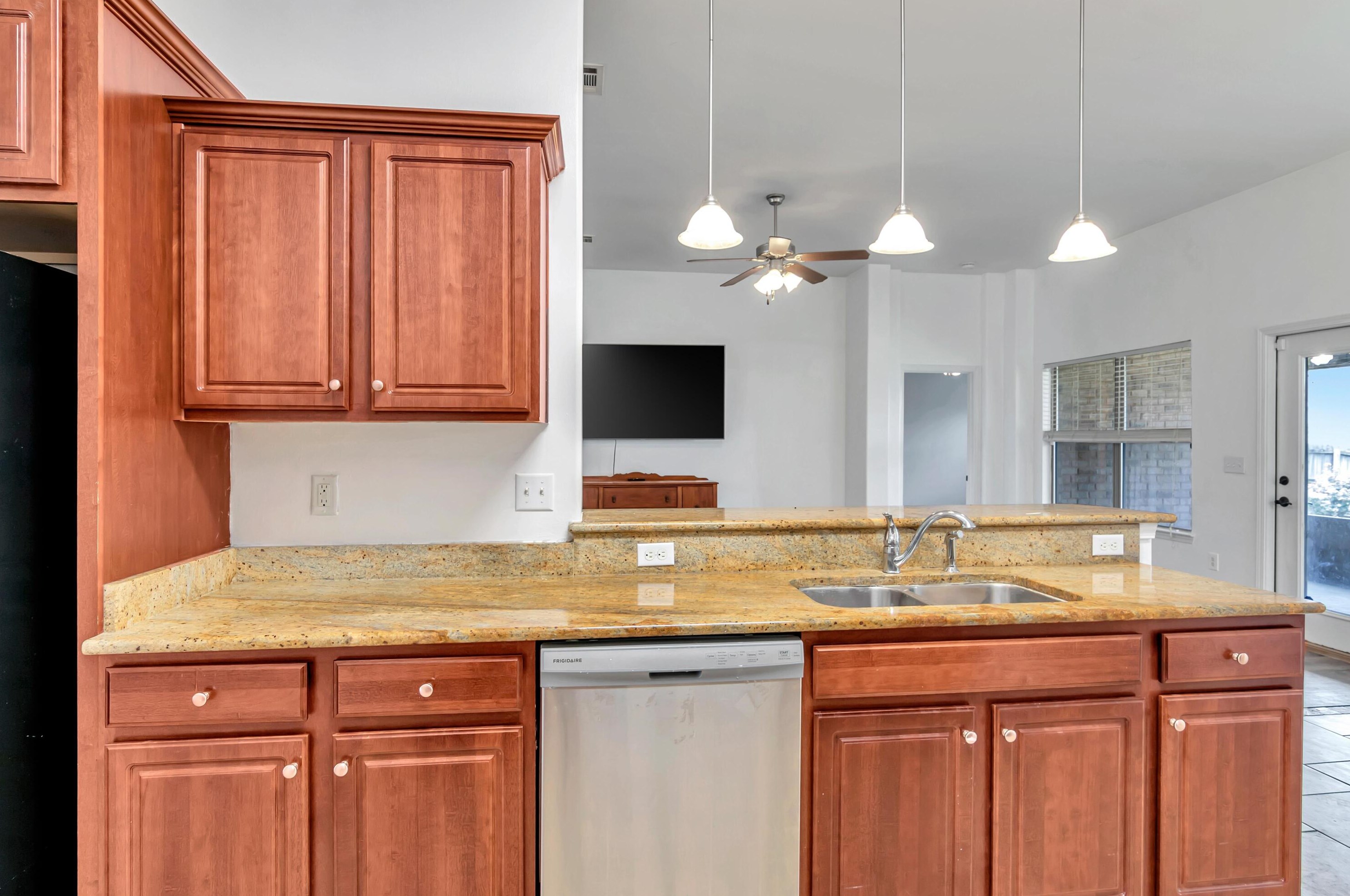 3003 Crown Creek Cir, Crestview FL  32539-9000 exterior