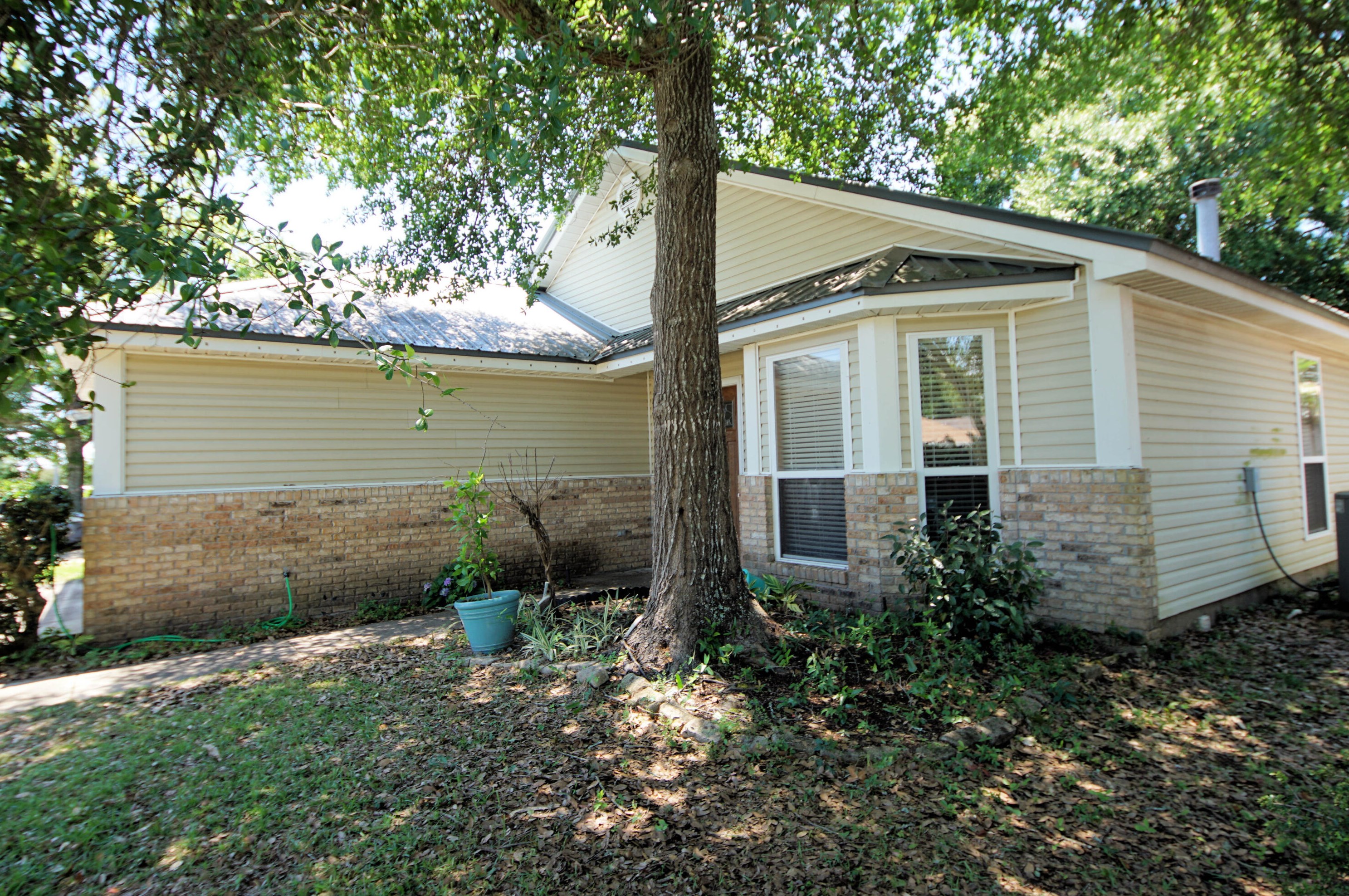 979 Claeven Cir, Fort Walton Beach, FL 32547