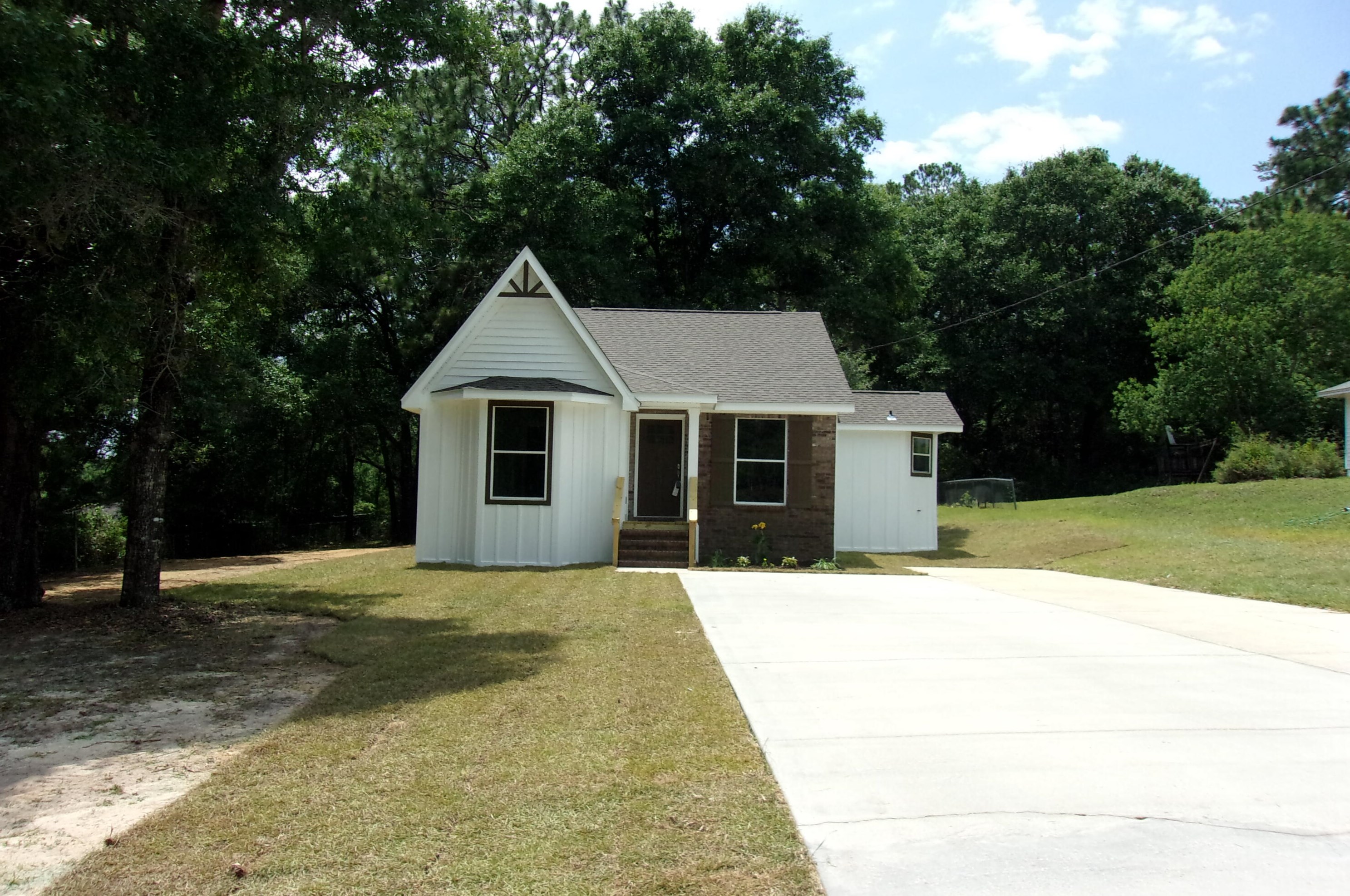 1902 Pearl St, Crestview FL  32536-1916 exterior