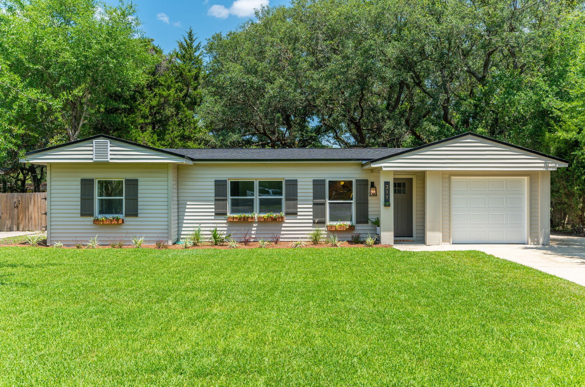 311 Ne Gardner Dr Ne, Fort Walton Beach, FL 32548