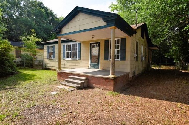 207 E 2nd Ave E, Crestview, FL 32536