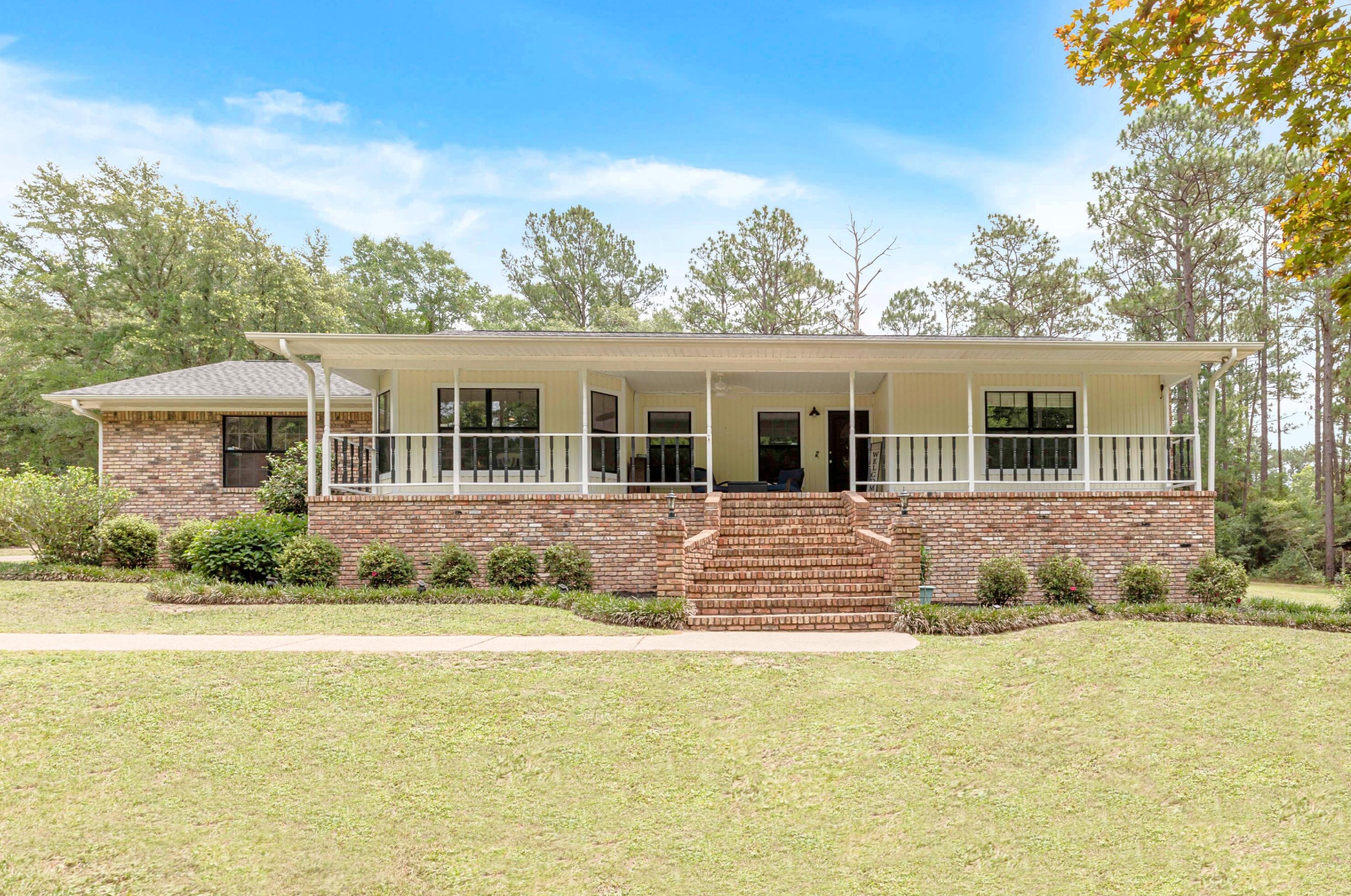 3438 Airport Rd, Crestview, FL 32539