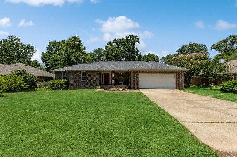 203 Rosewood Ave, Crestview, FL 32536