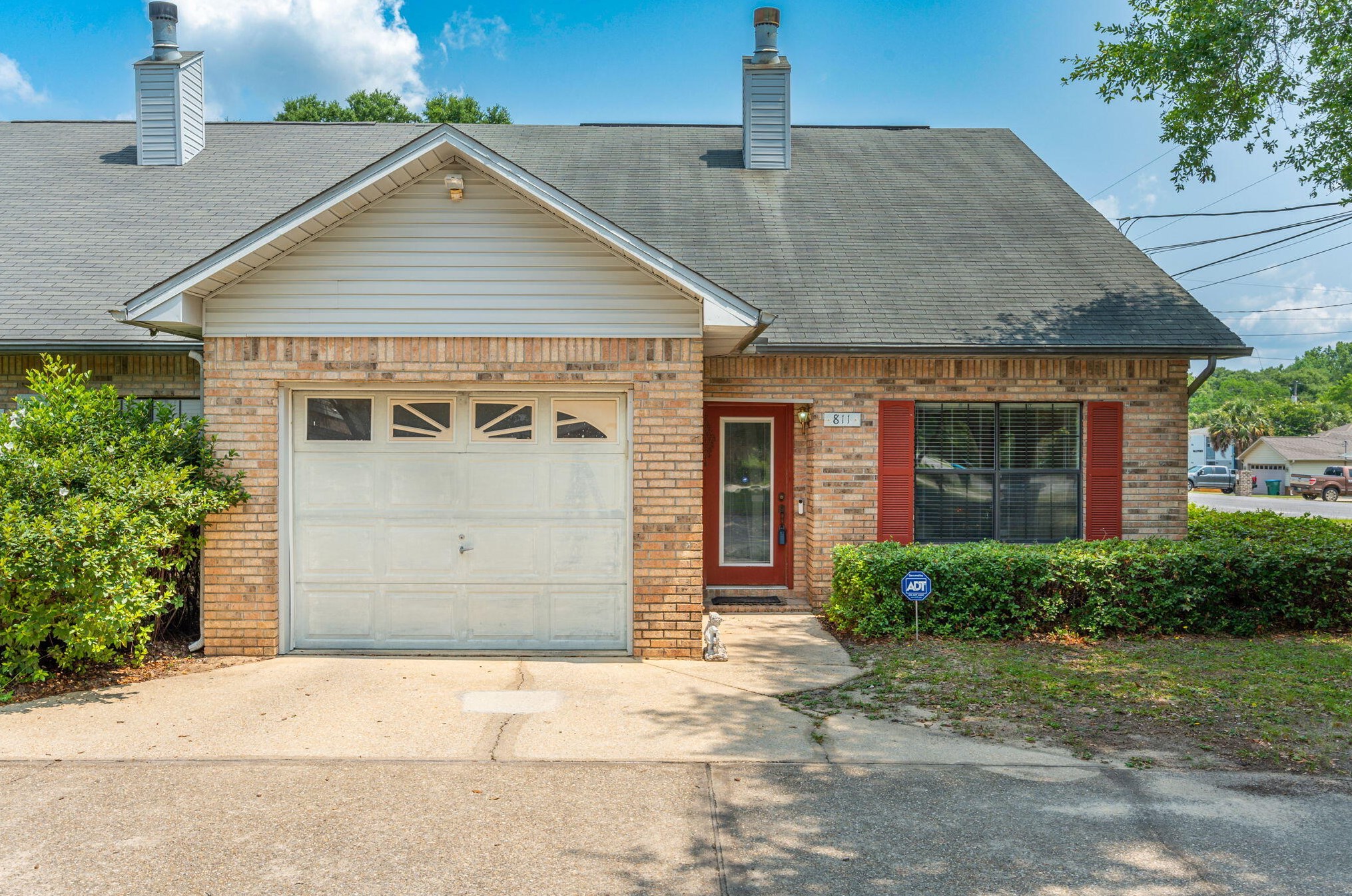 811 Valley Rd, Crestview, FL 32539-8990
