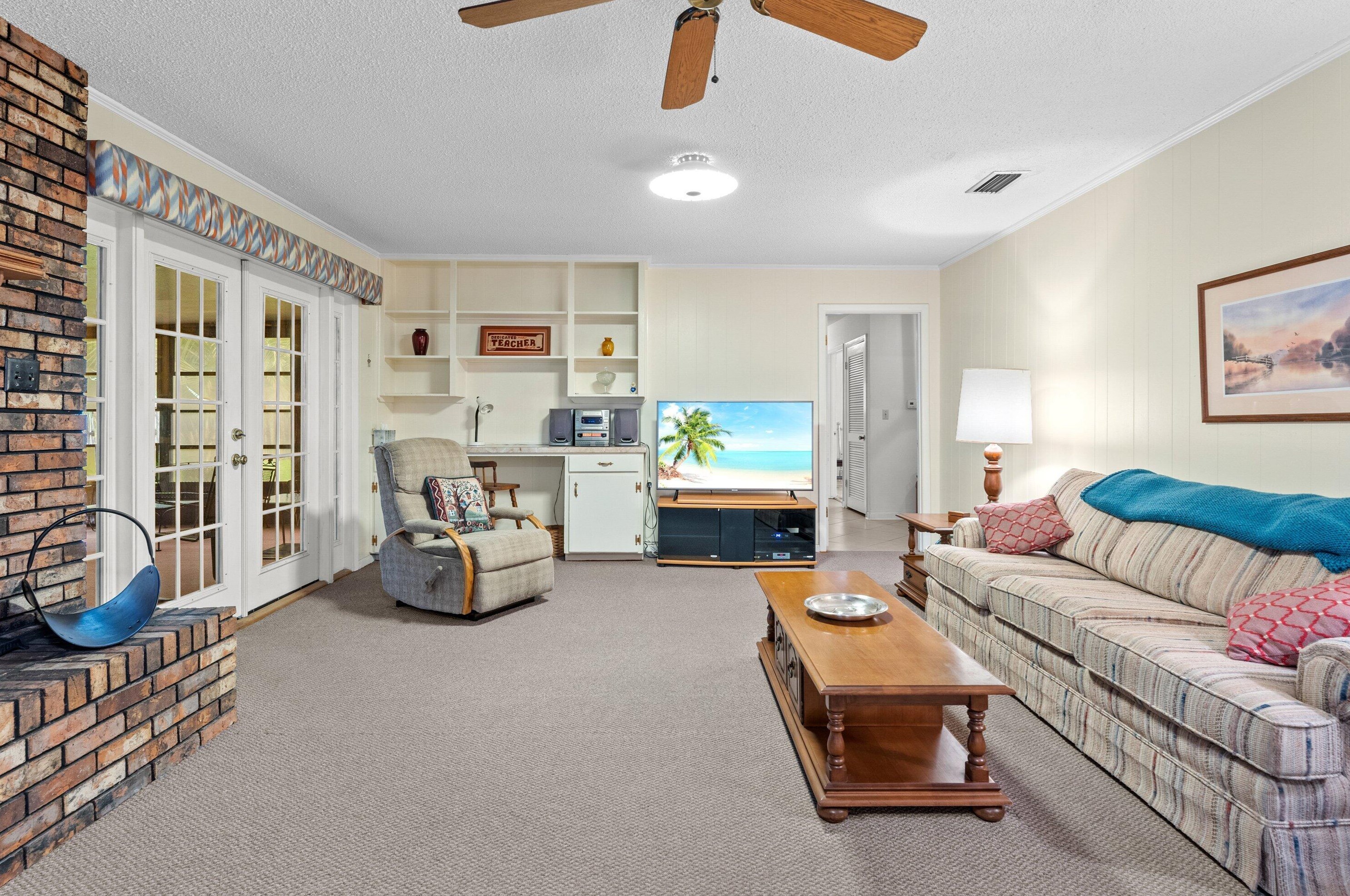 706 Burton Ave, Fort Walton Beach FL  32547-1724 exterior