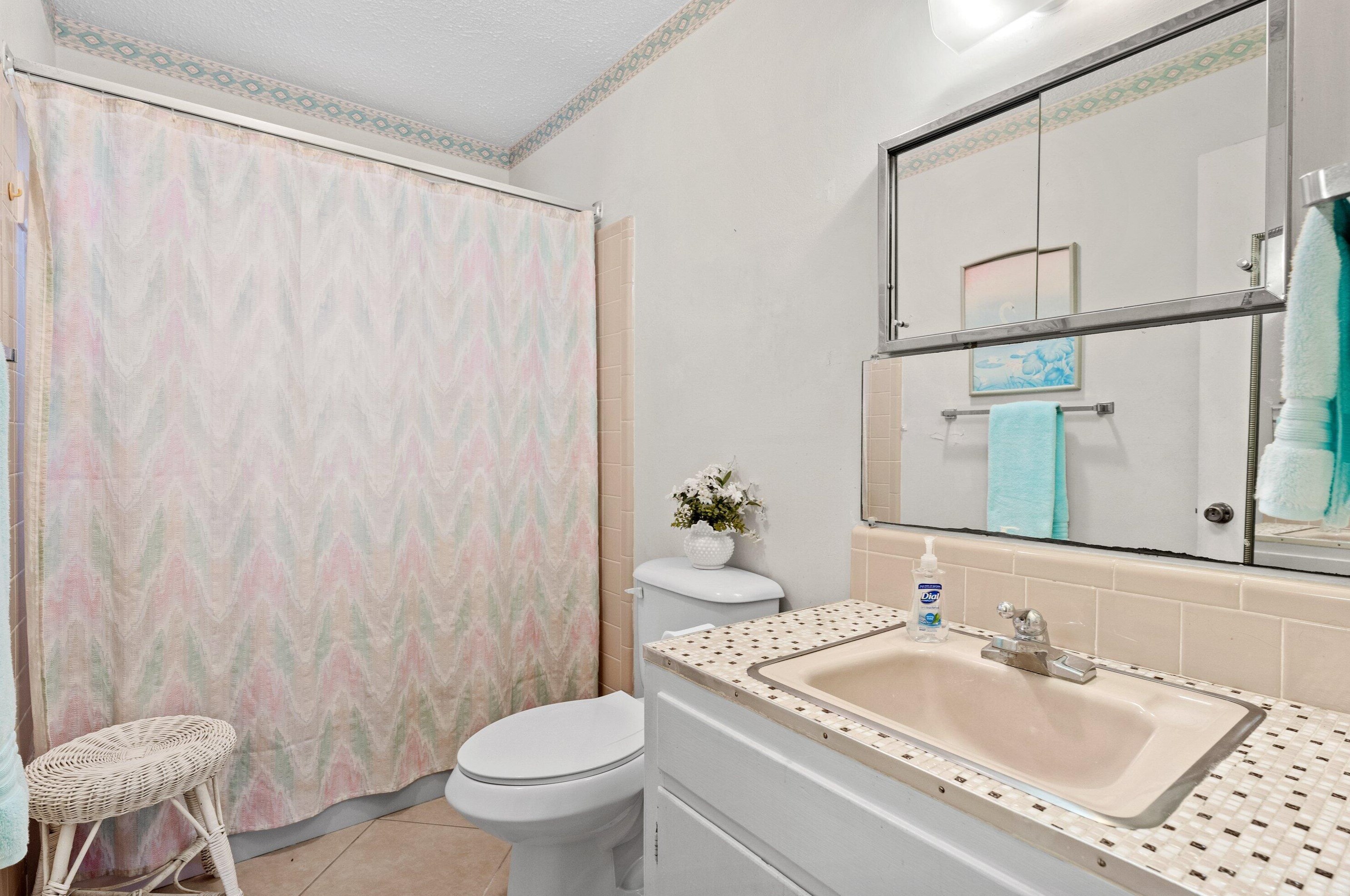 706 Burton Ave, Fort Walton Beach FL  32547-1724 exterior