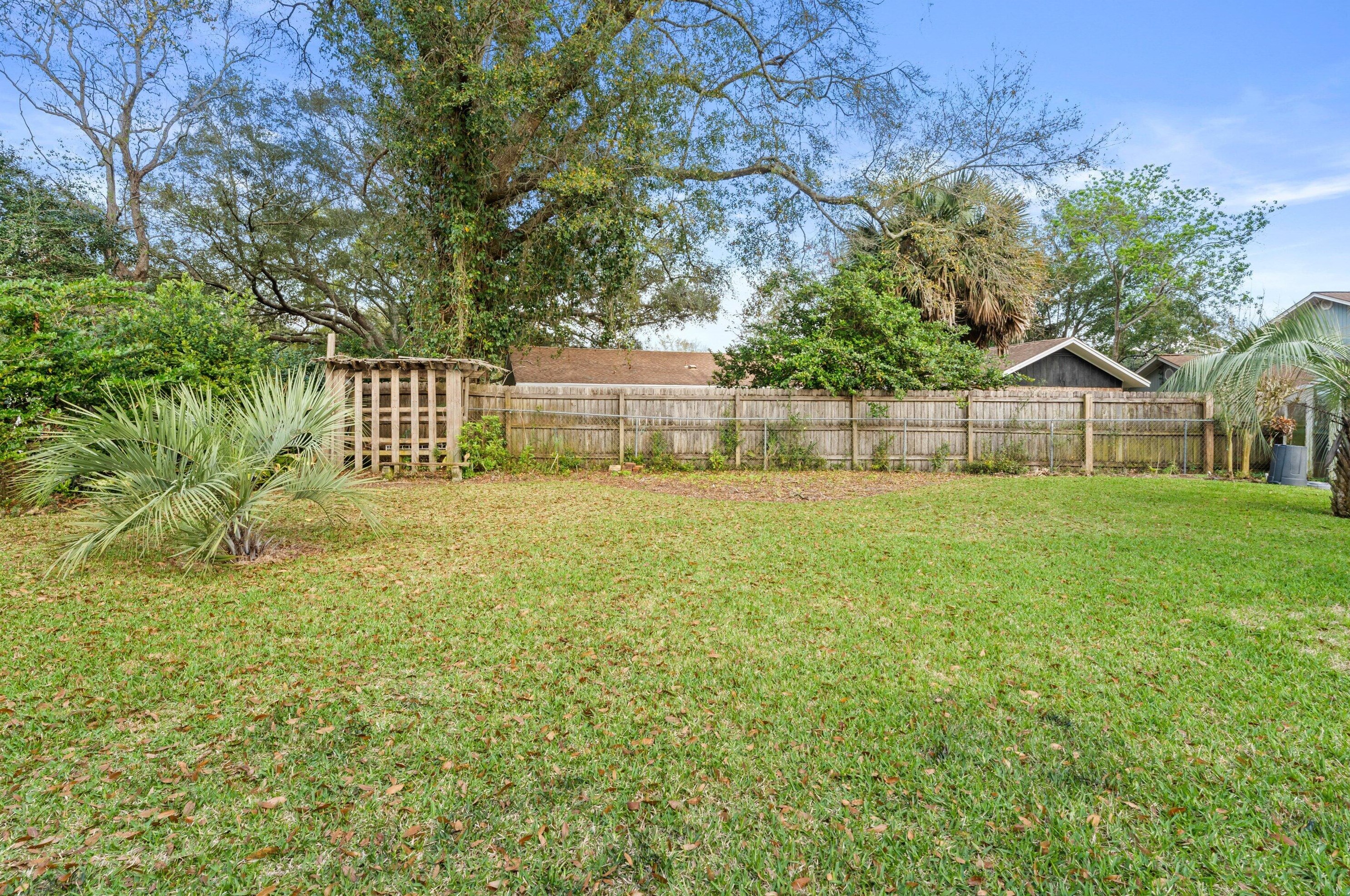 706 Burton Ave, Fort Walton Beach FL  32547-1724 exterior