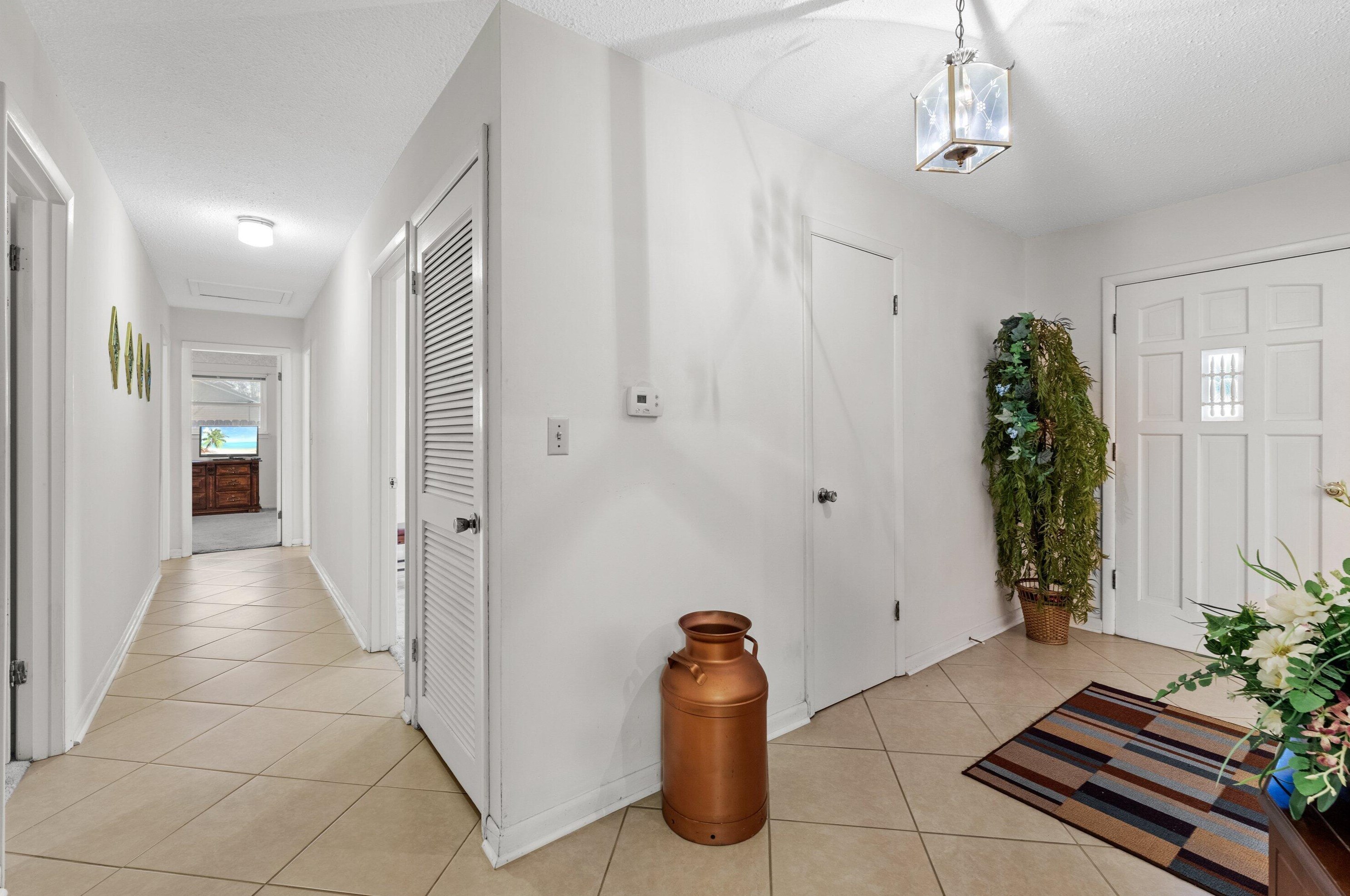 706 Burton Ave, Fort Walton Beach FL  32547-1724 exterior