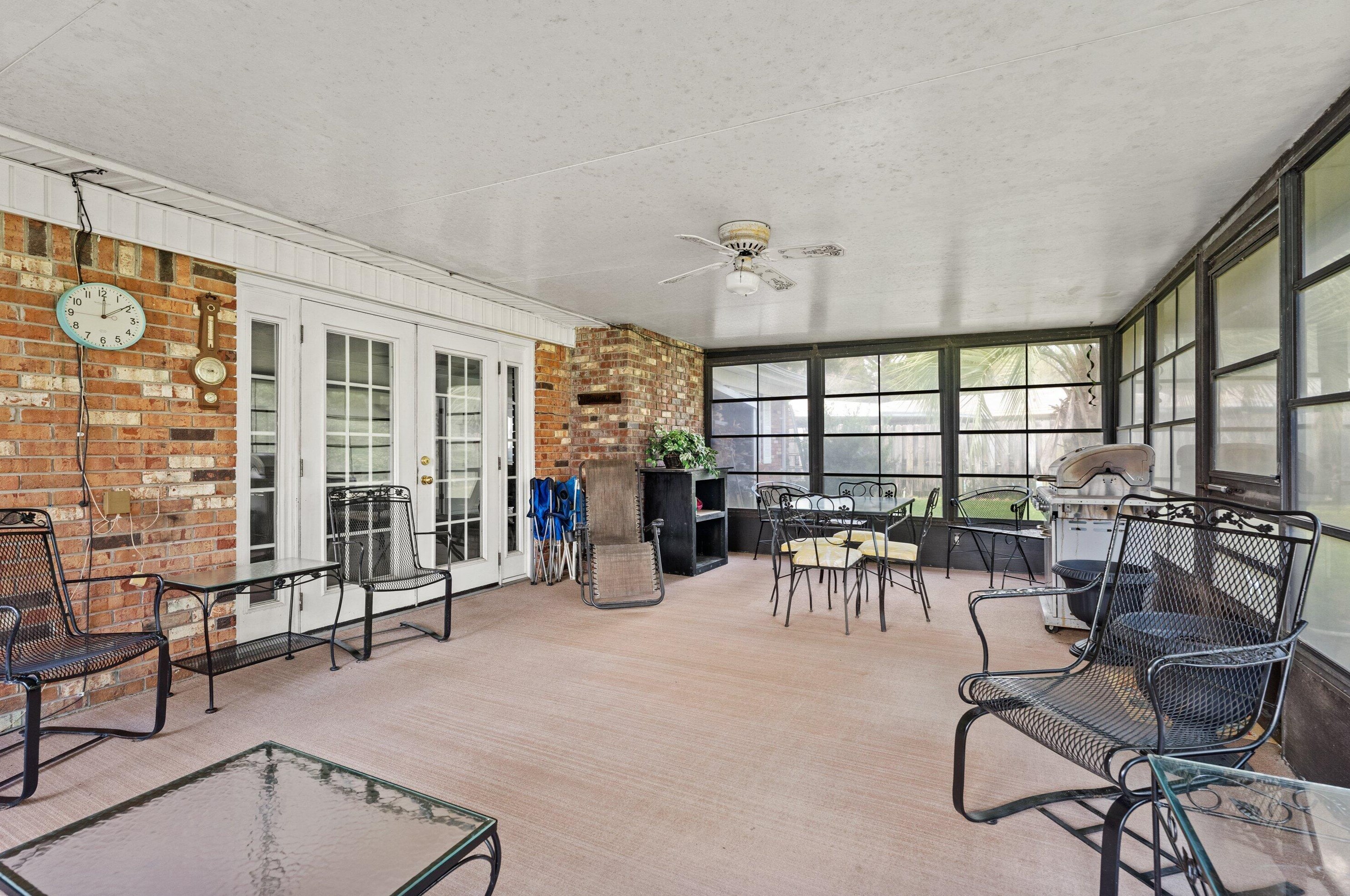 706 Burton Ave, Fort Walton Beach FL  32547-1724 exterior