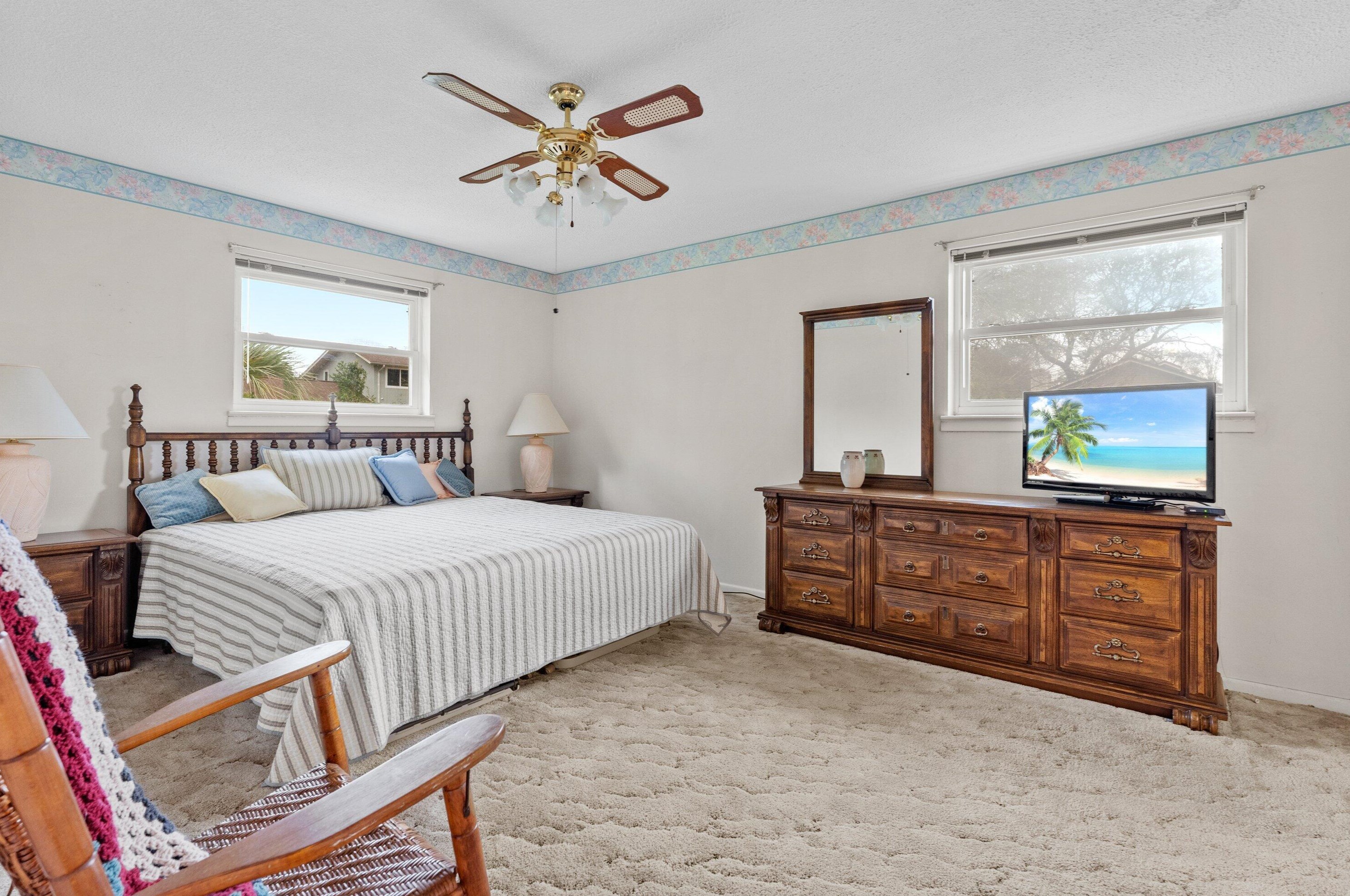 706 Burton Ave, Fort Walton Beach FL  32547-1724 exterior