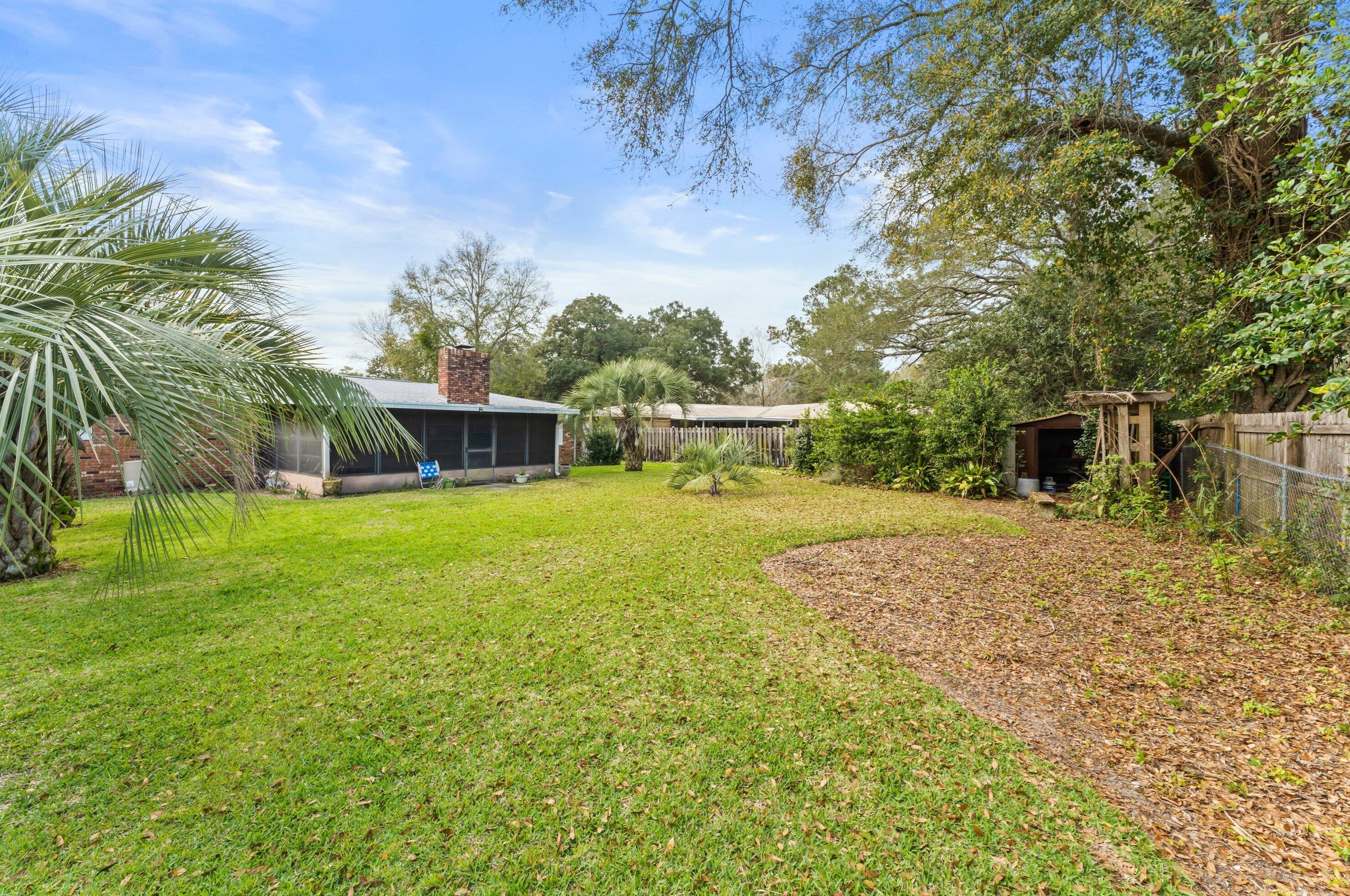 706 Burton Ave, Fort Walton Beach FL  32547-1724 exterior