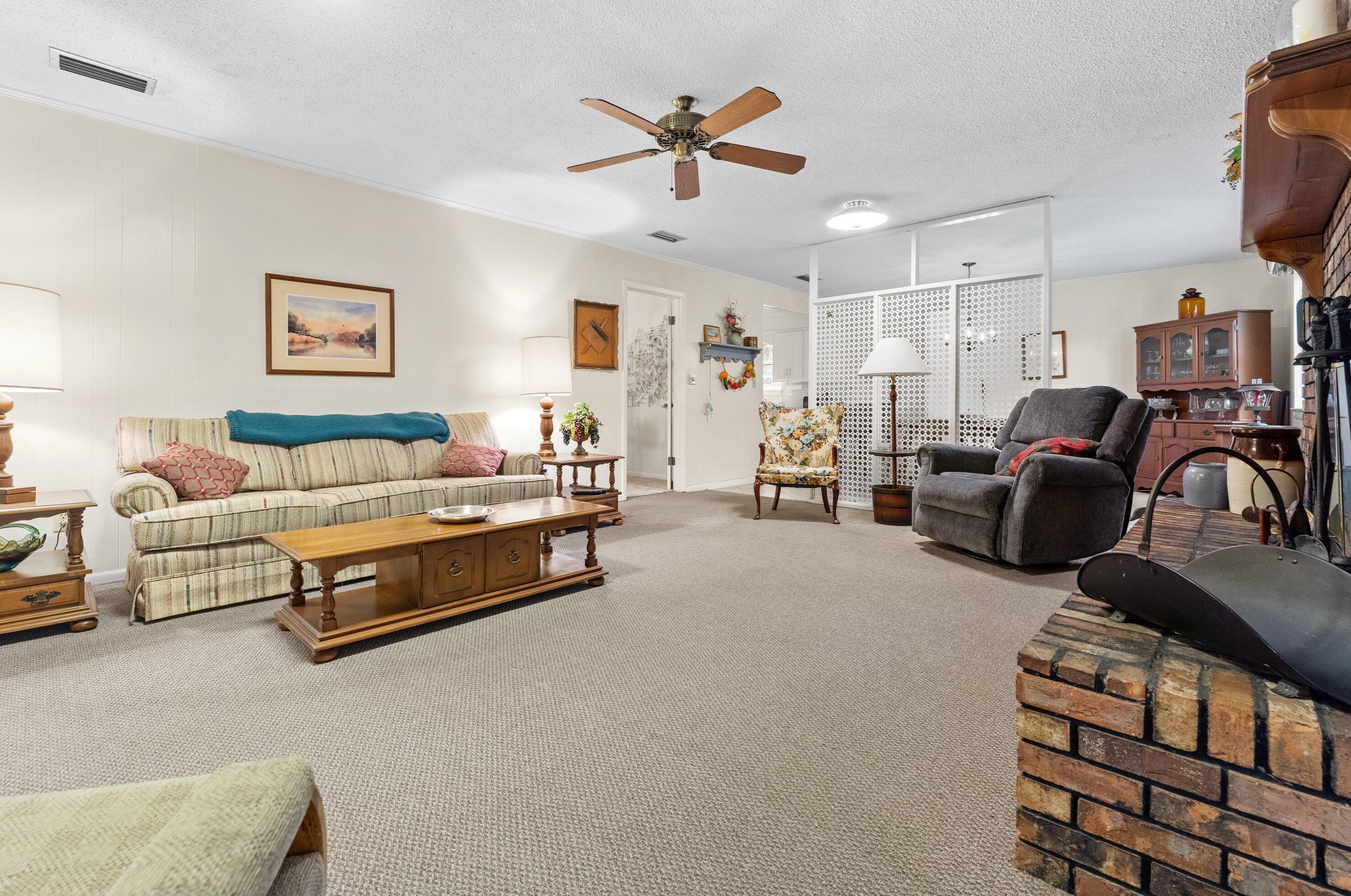 706 Burton Ave, Fort Walton Beach FL  32547-1724 exterior