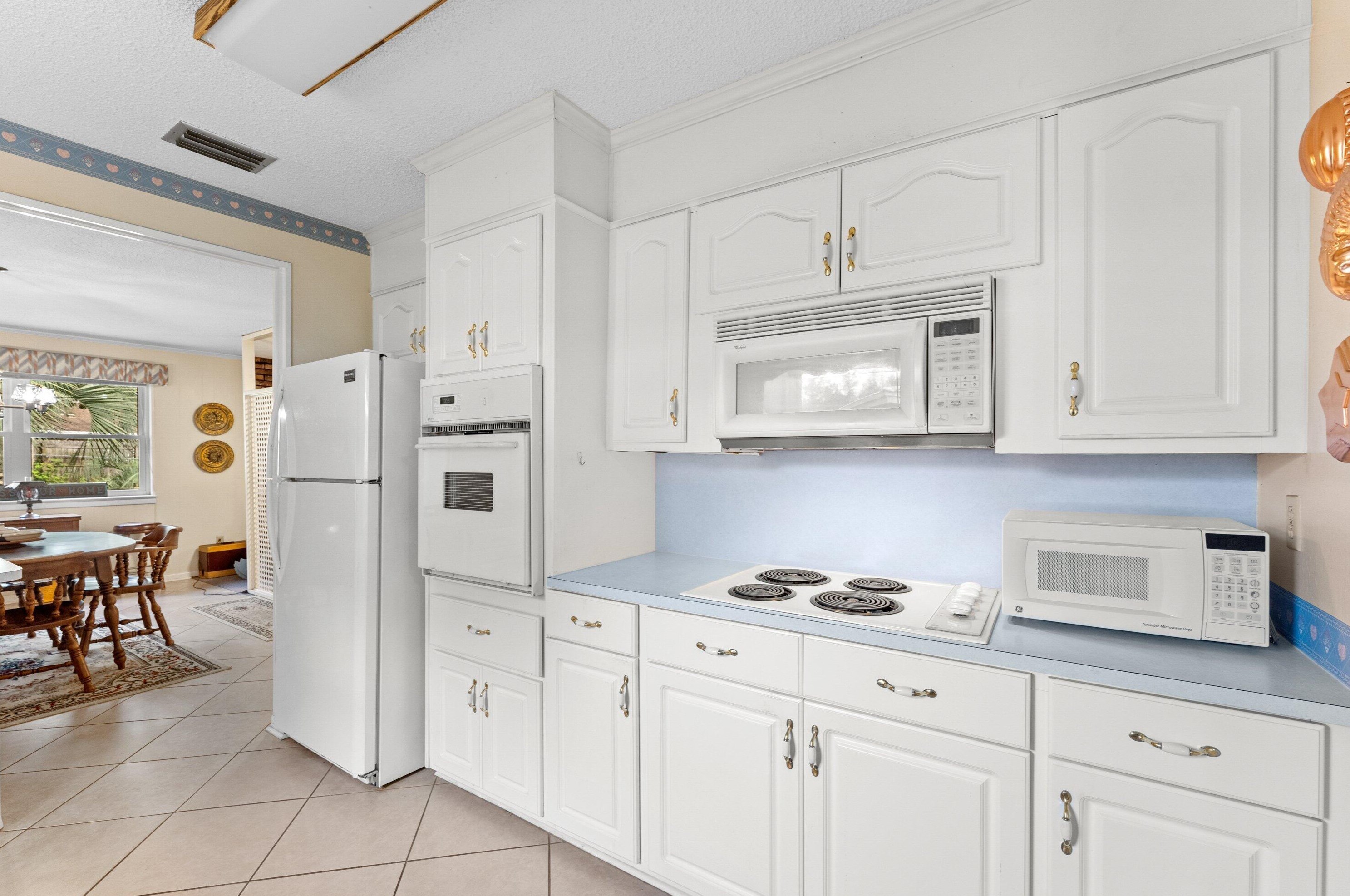 706 Burton Ave, Fort Walton Beach FL  32547-1724 exterior