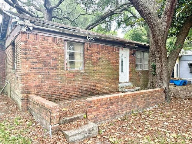 827 Lark St, Fort Walton Beach, FL 32547-1244