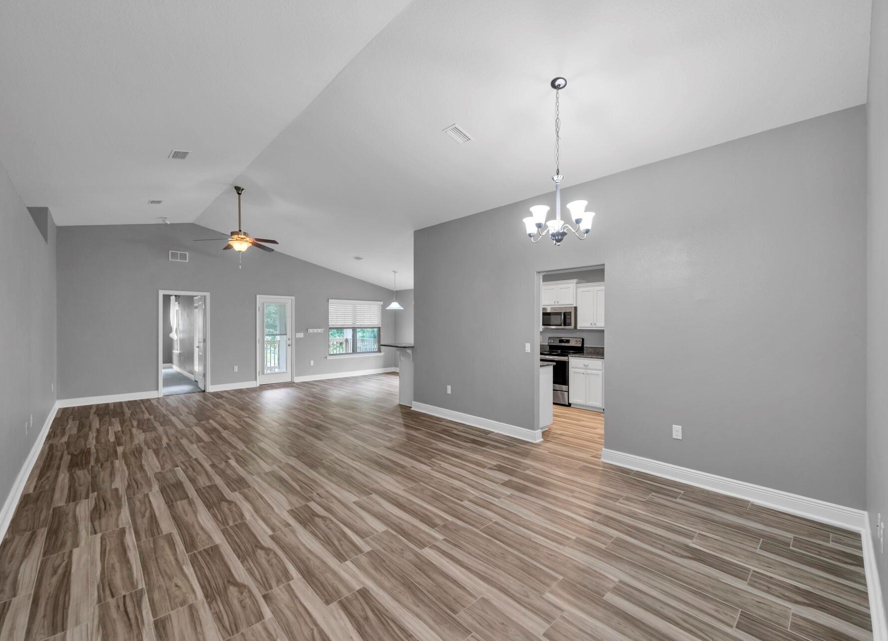 205 Silverton Loop, Crestview FL  32536-6541 exterior