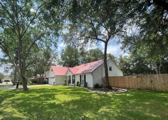 2804 Hogan Ln, Crestview FL  32539-8374 exterior