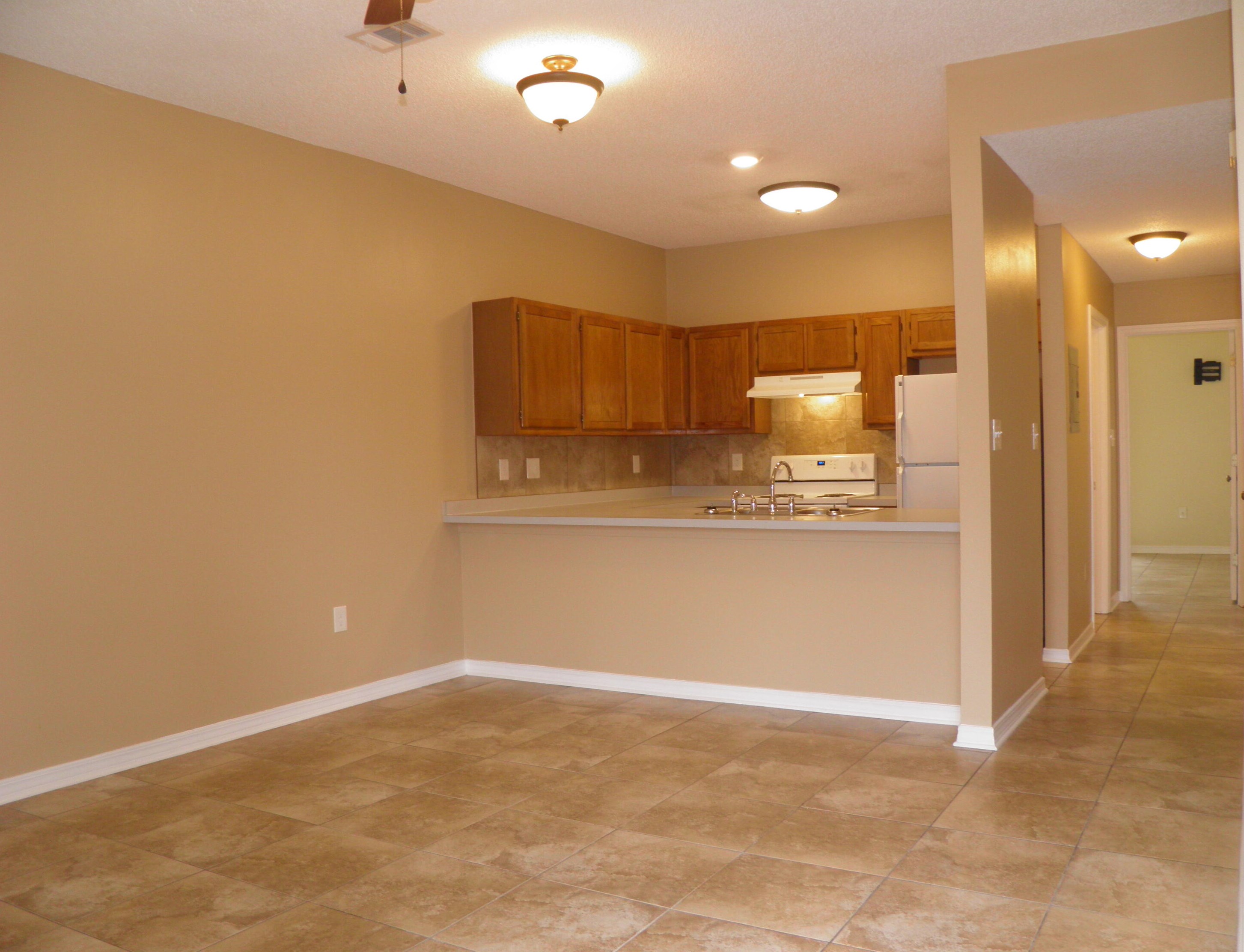 1843 Whispering Oaks Ln, Fort Walton Beach, FL 32547