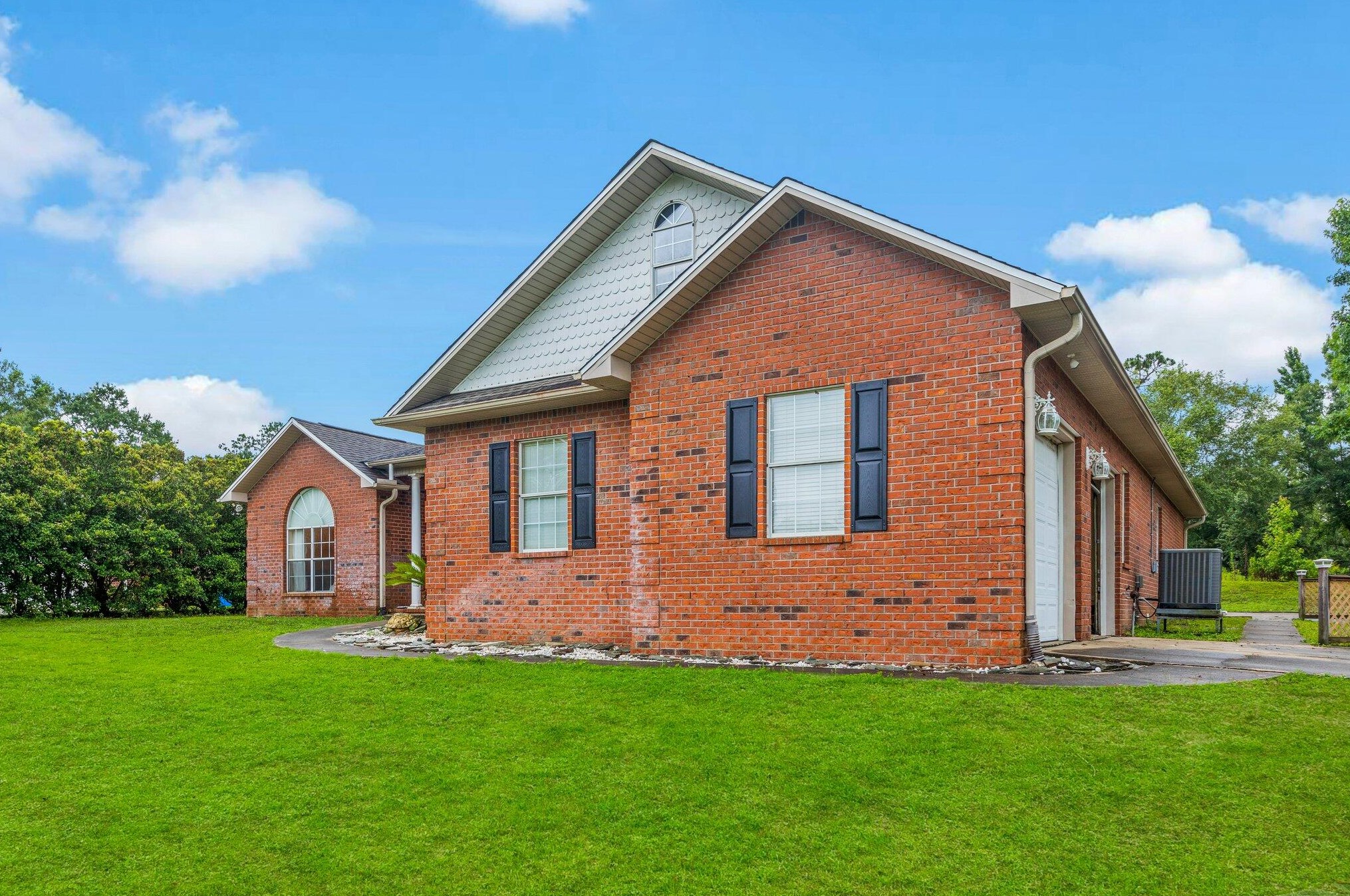 301 Country Club Dr, Crestview, FL 32536-8429