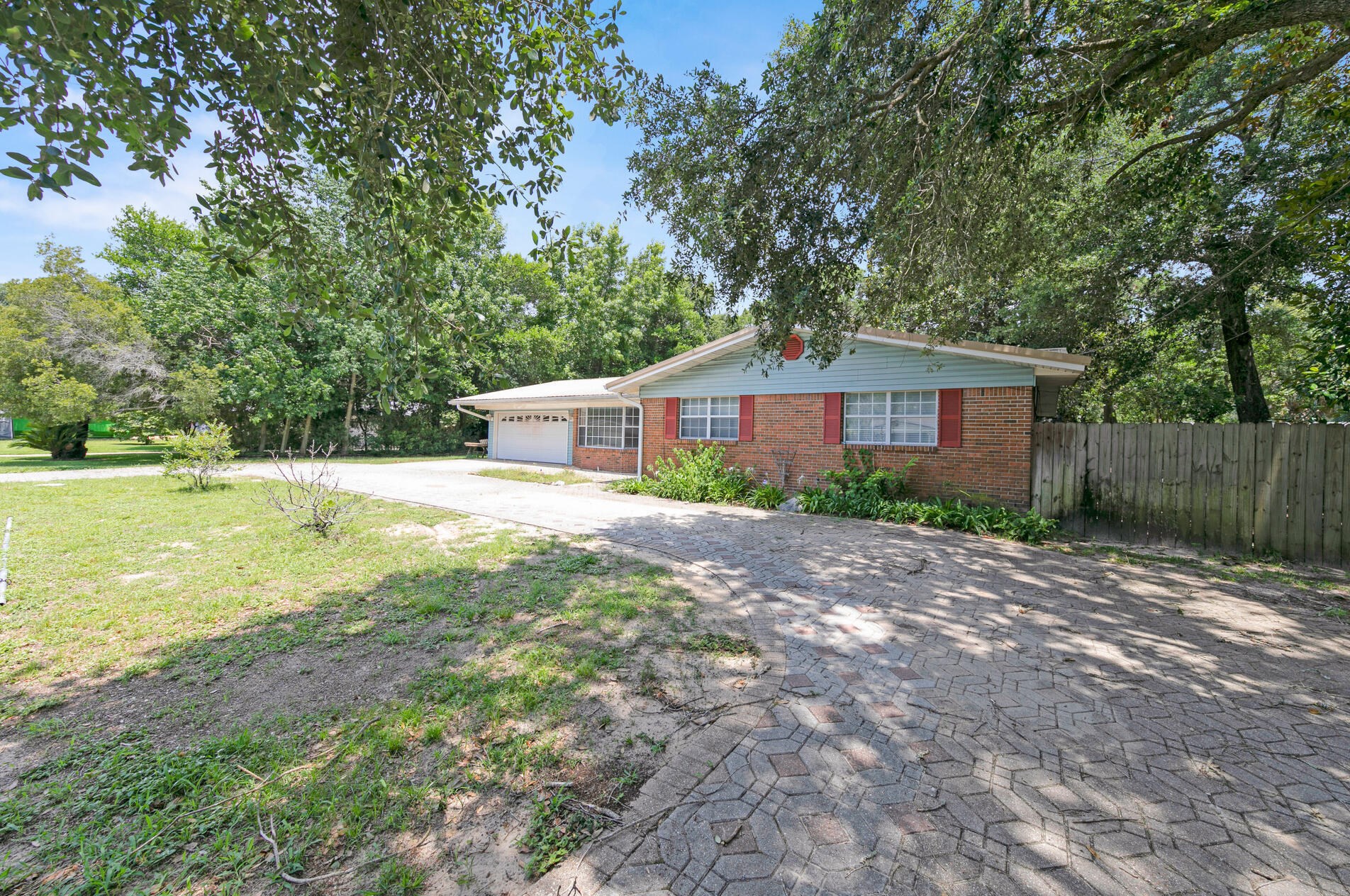 37 Poplar Ave, Shalimar, FL 32579