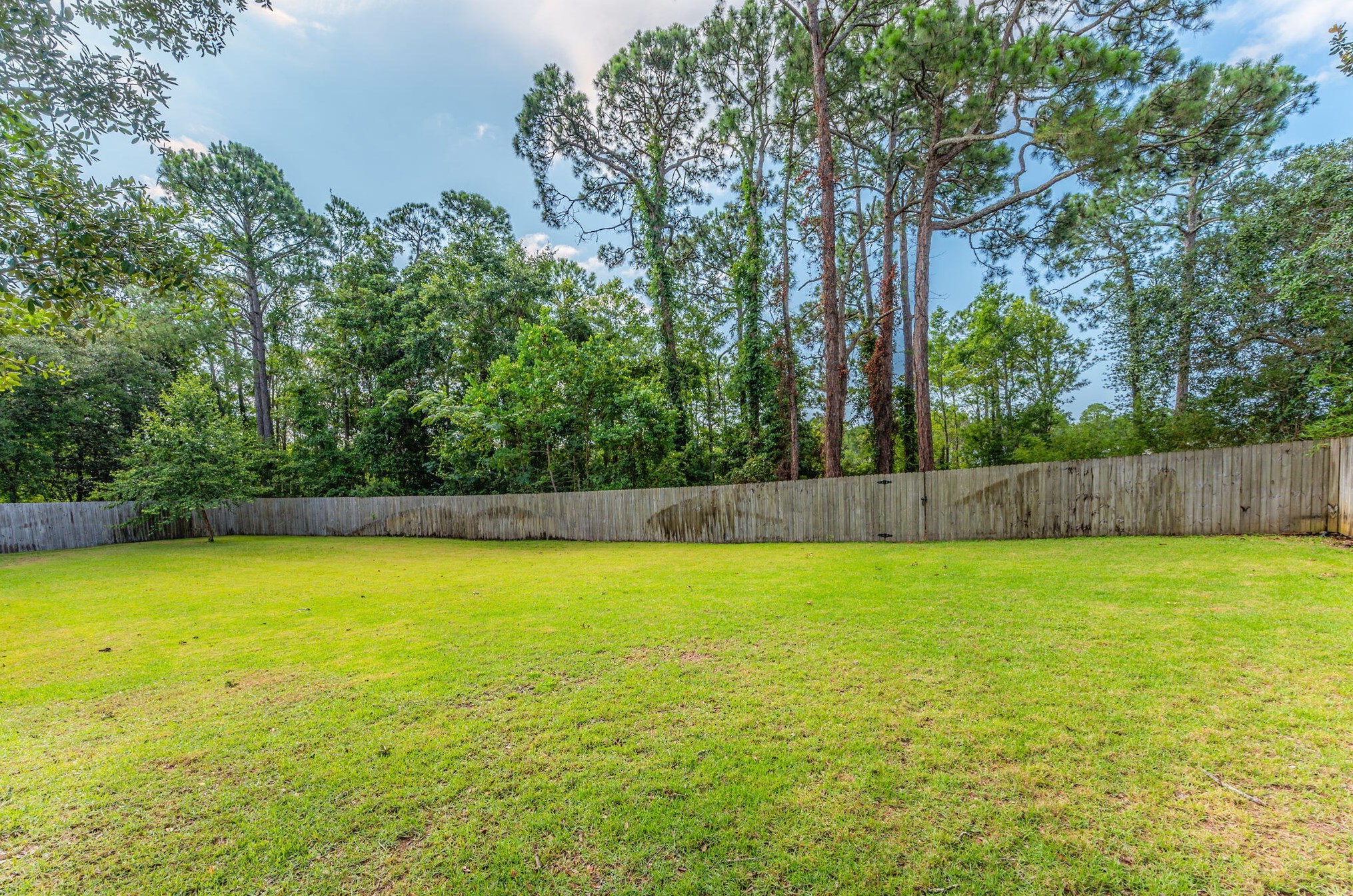 917 Lido Cir, Niceville FL  32578-4404 exterior