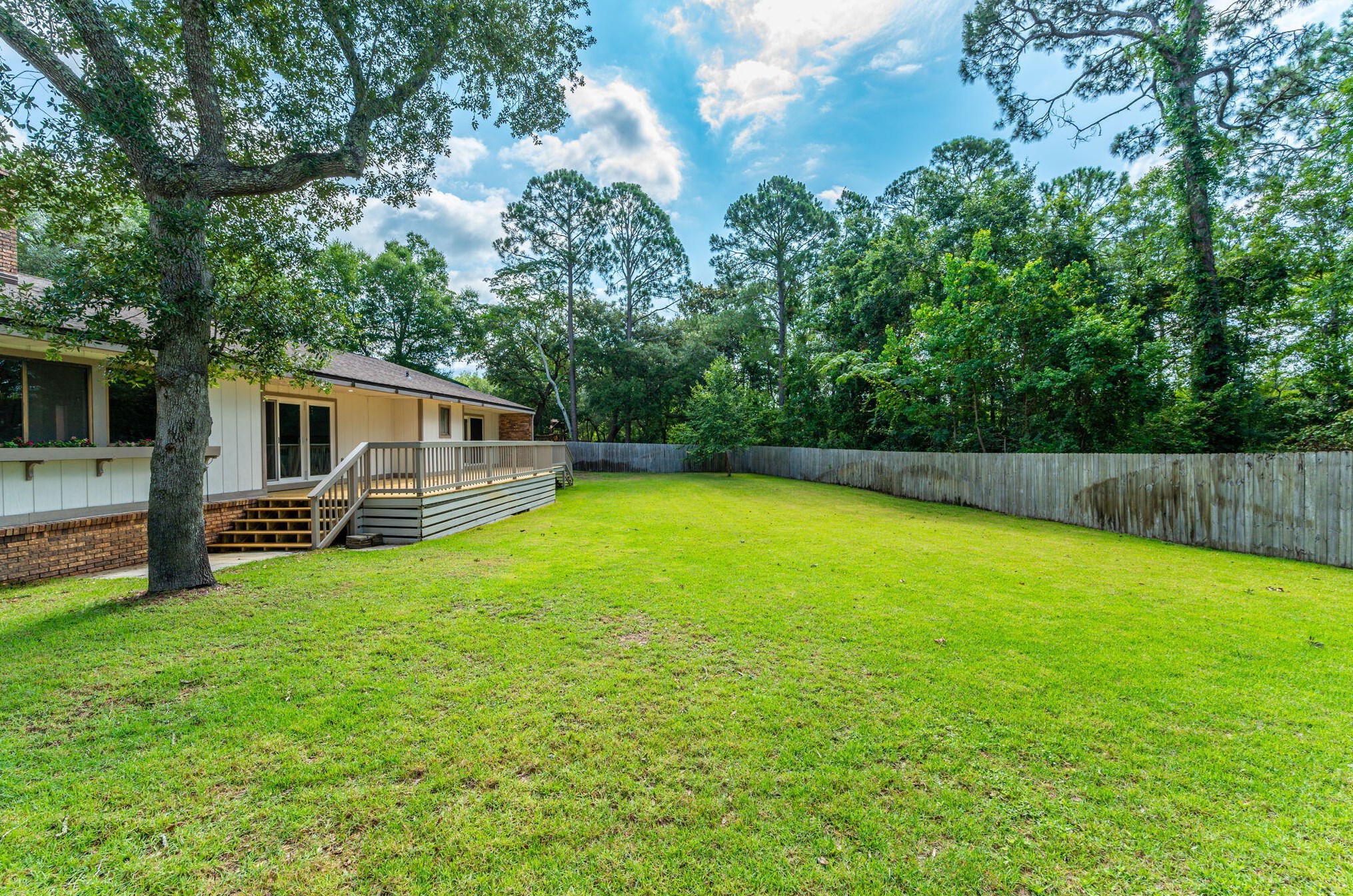 917 Lido Cir, Niceville FL  32578-4404 exterior