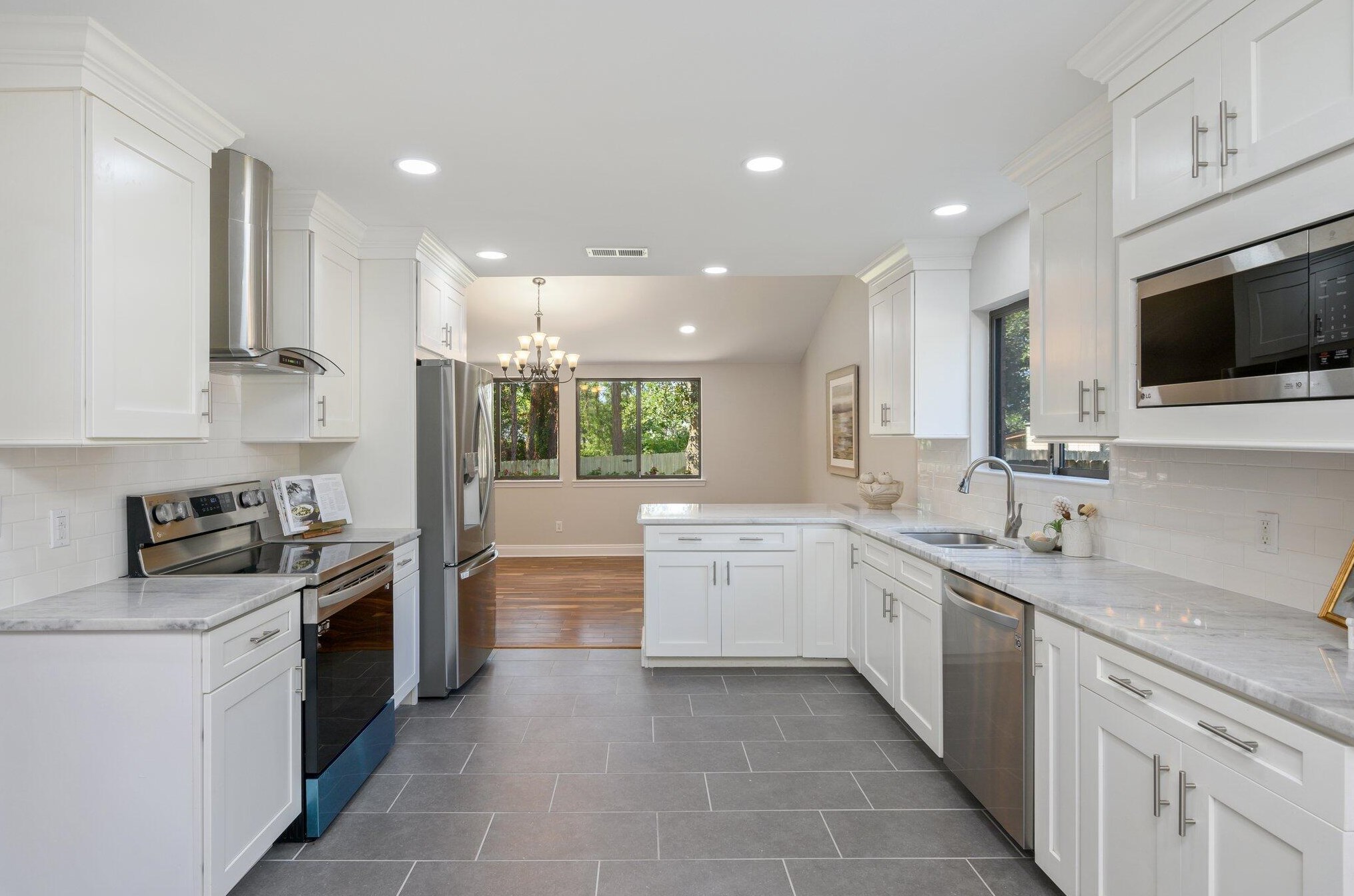 917 Lido Cir, Niceville FL  32578-4404 exterior