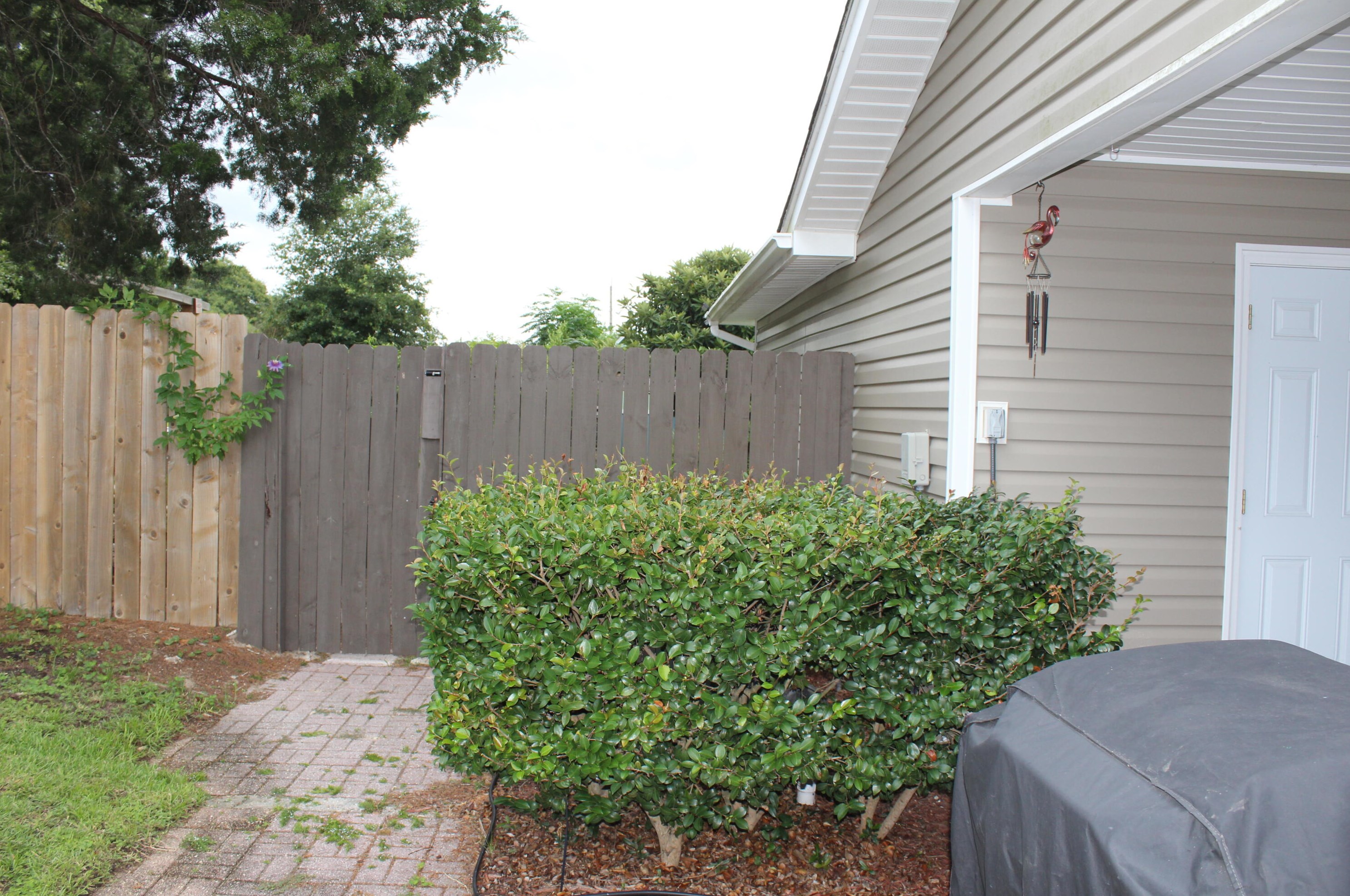 107 Memorial Pkwy, Fort Walton Beach FL  32548-4161 exterior