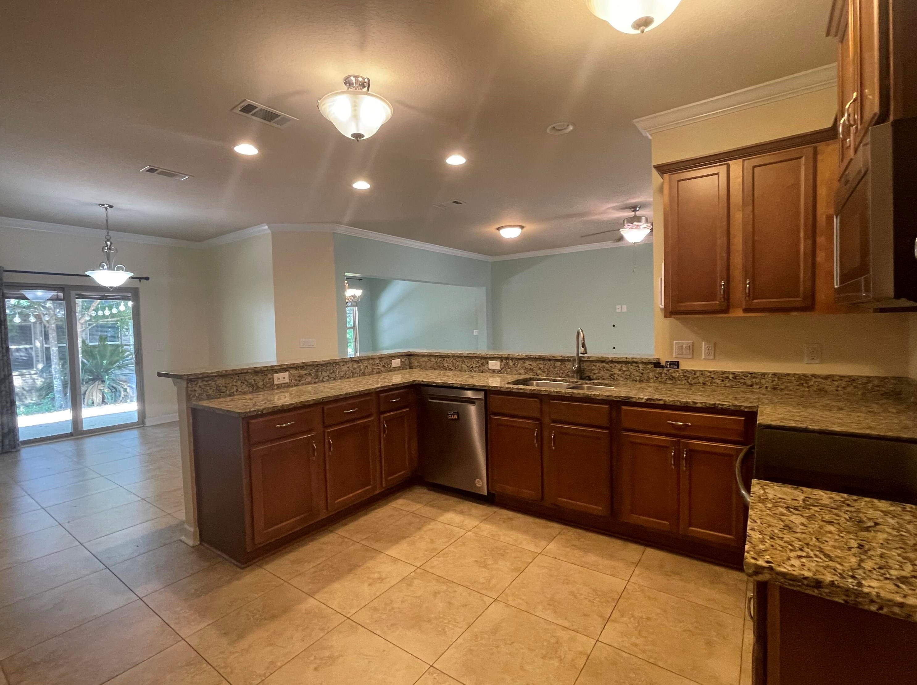 2950 Chantry Cir, Crestview, FL 32539